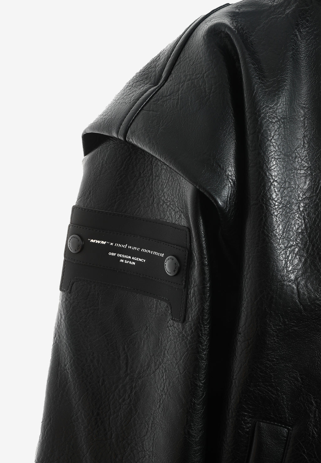 Chaqueta Bomber efecto piel con capucha y hombreras | MWM [PS_COLORS:BLACK]