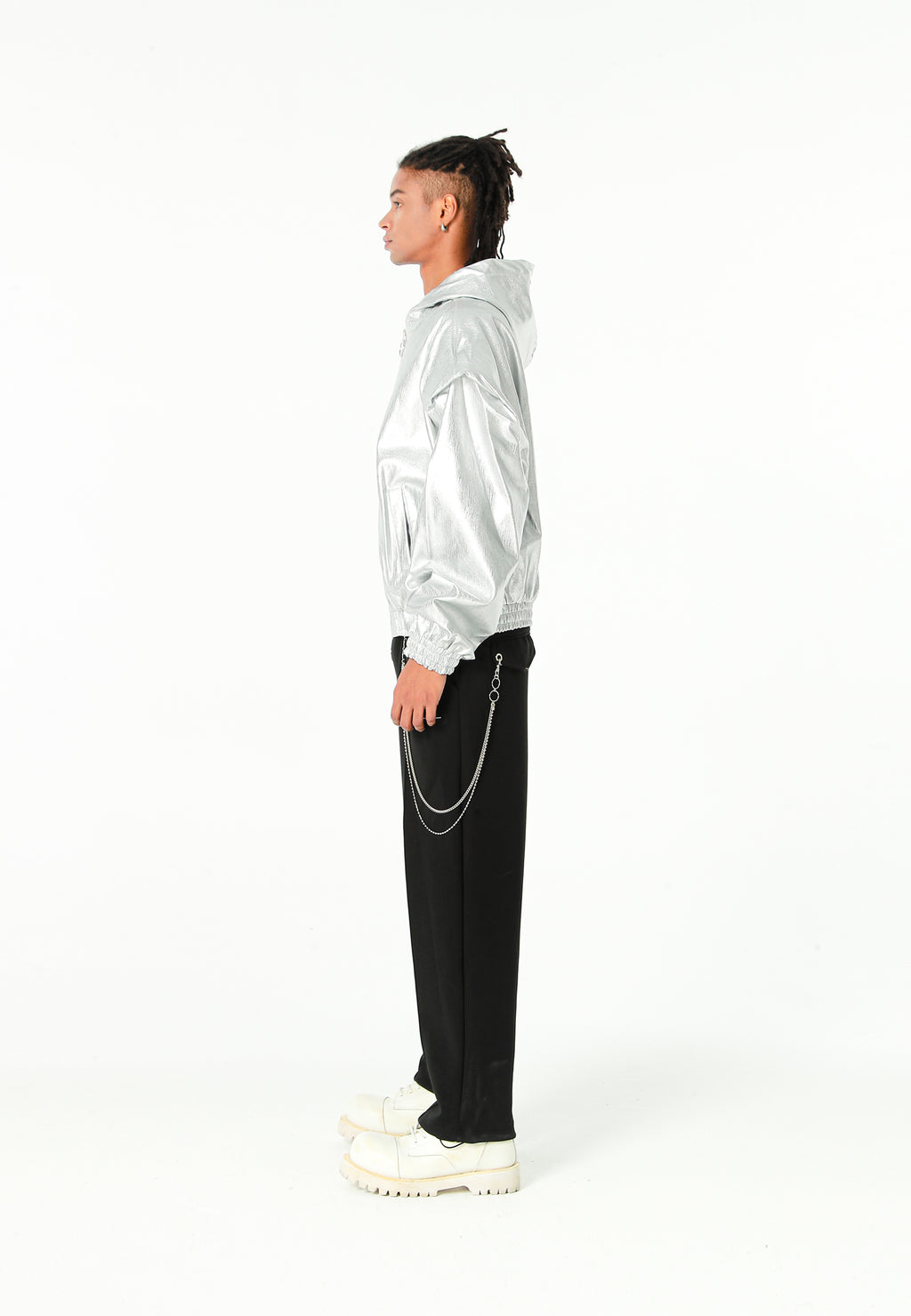 Chaqueta Bomber efecto piel con capucha y hombreras | MWM [PS_COLORS:SILVER]