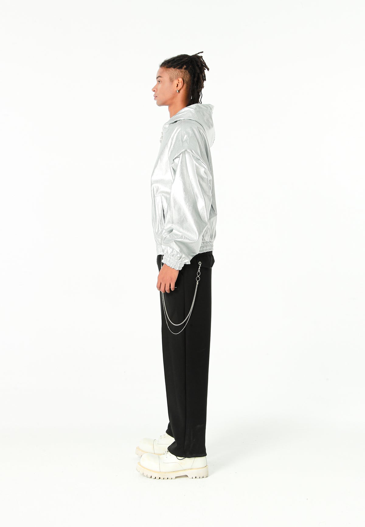 Chaqueta Bomber efecto piel con capucha y hombreras | MWM [PS_COLORS:SILVER]