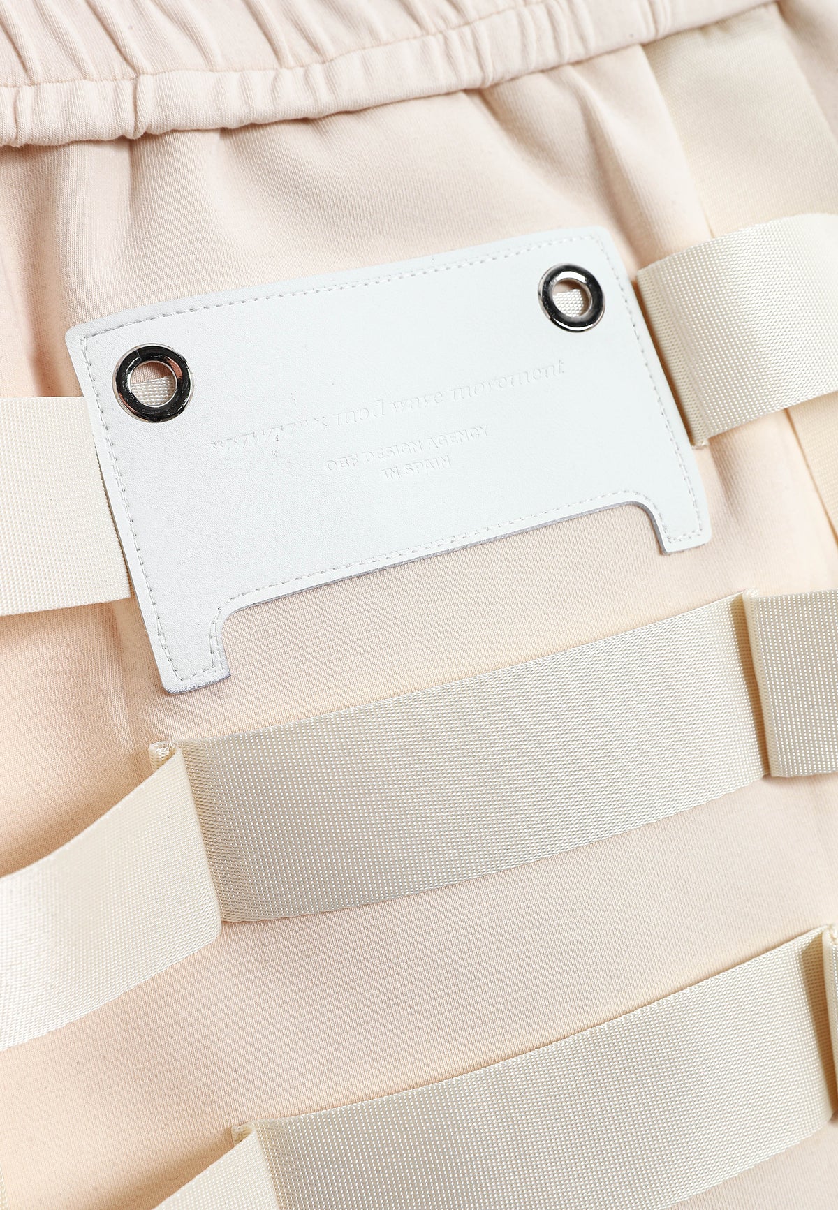 Minifalda con cintas industriales entrelazadas | MWM [PS_COLORS:IVORY]