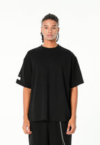 Camiseta Relaxed Fit con manga caída y X de cordones cruzados | MWM [PS_COLORS:BLACK]