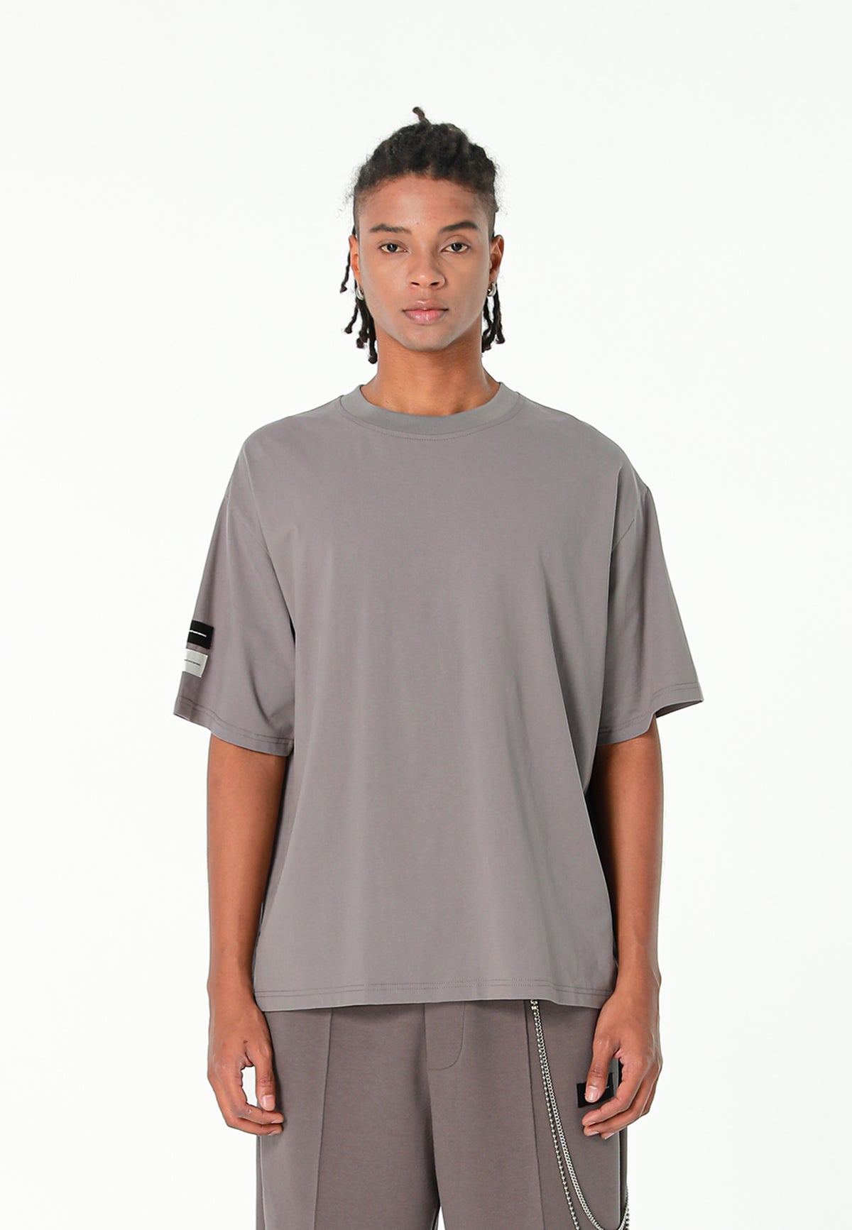 Camiseta Relaxed Fit con manga caída y X de cordones cruzados | MWM [PS_COLORS:GREY]