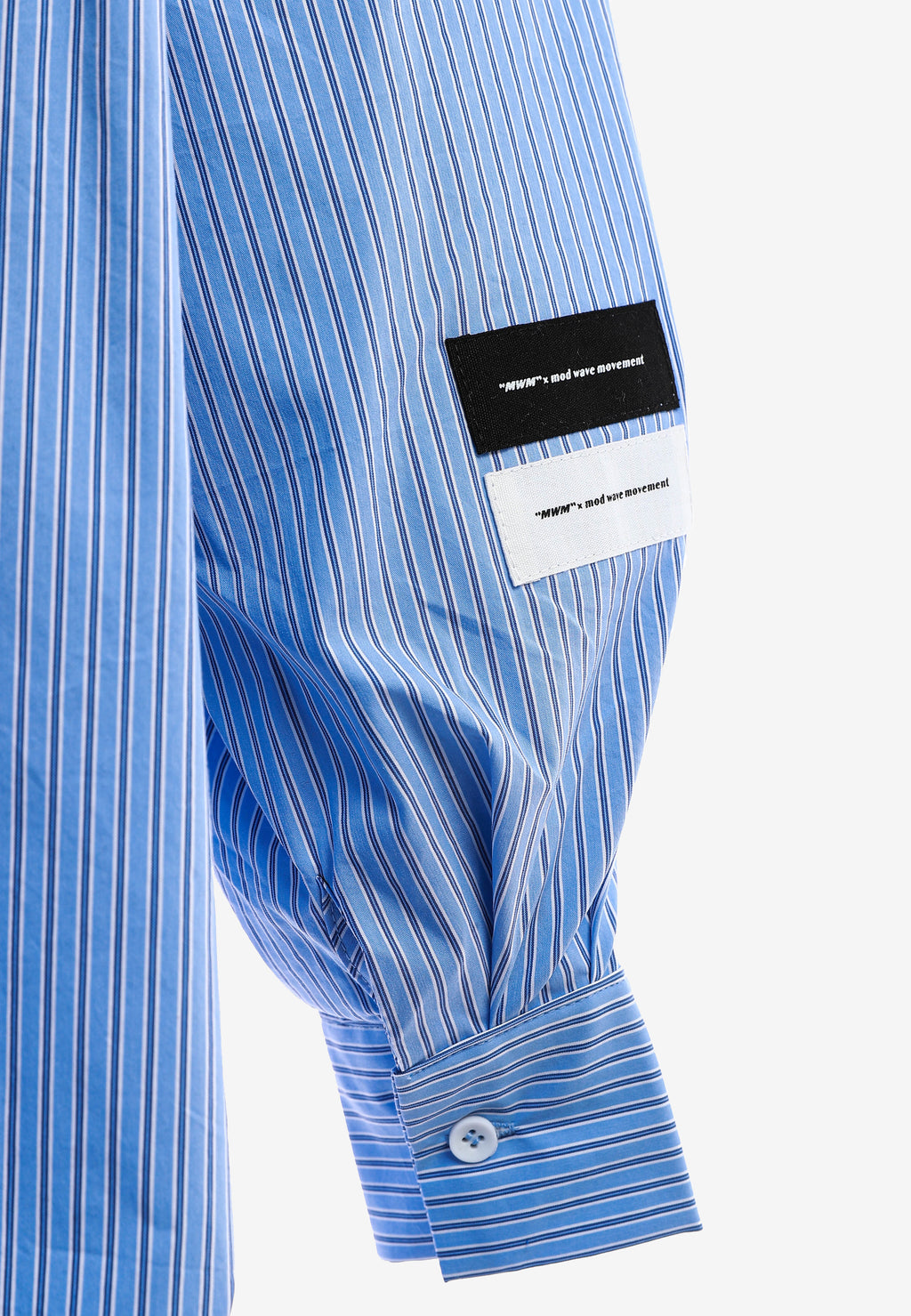 Camisa básica de mujer con corte asiático, pliegues y escote | MWM [PS_COLORS:BLUE]