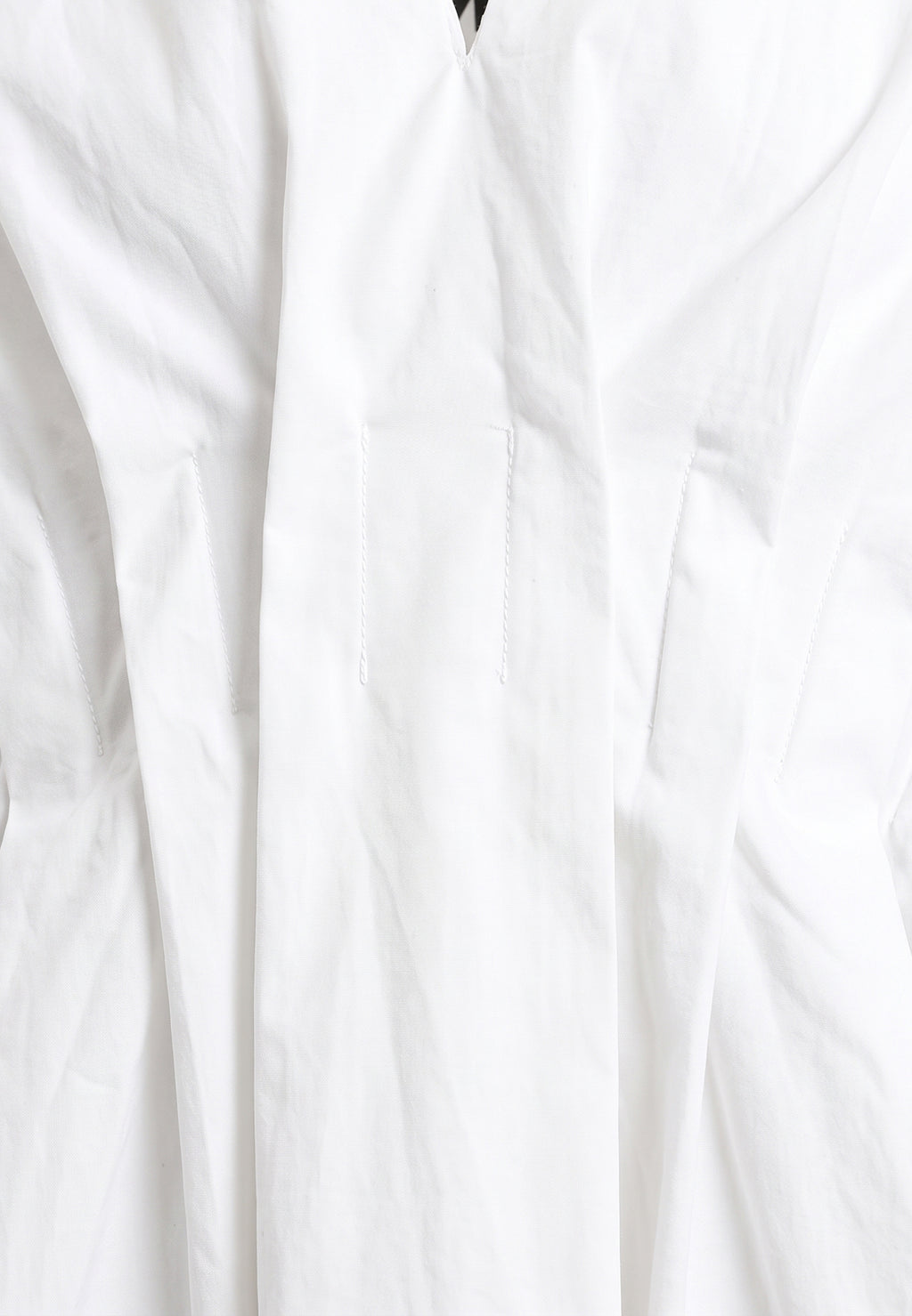 Camisa básica de mujer con corte asiático, pliegues y escote | MWM [PS_COLORS:WHITE]