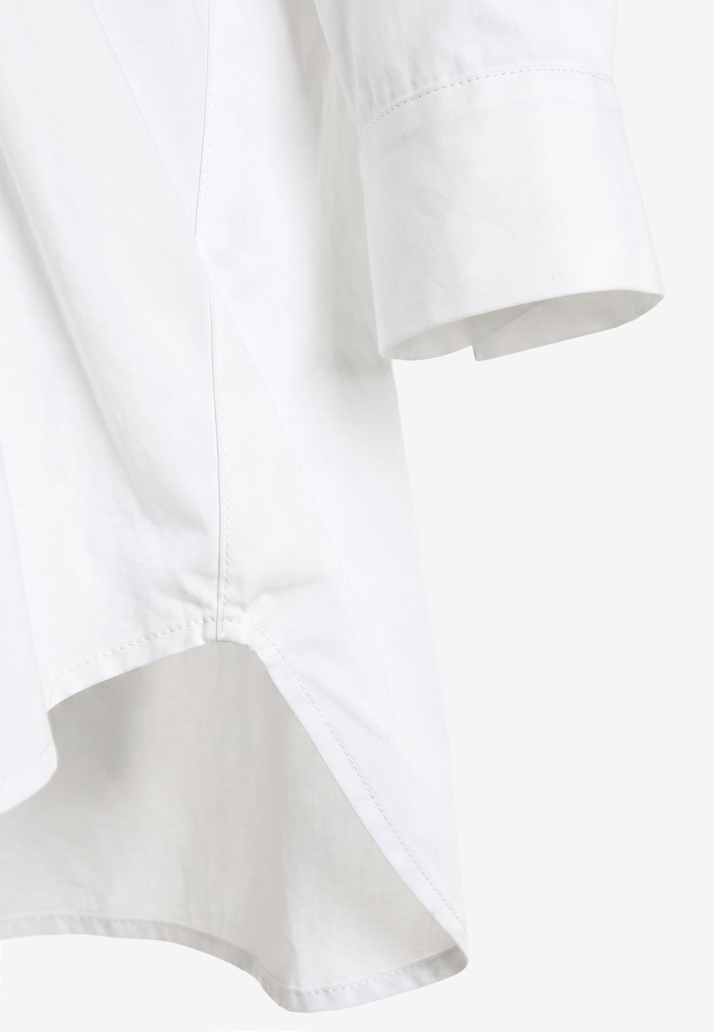 Camisa básica de mujer con corte asiático, pliegues y escote | MWM [PS_COLORS:WHITE]