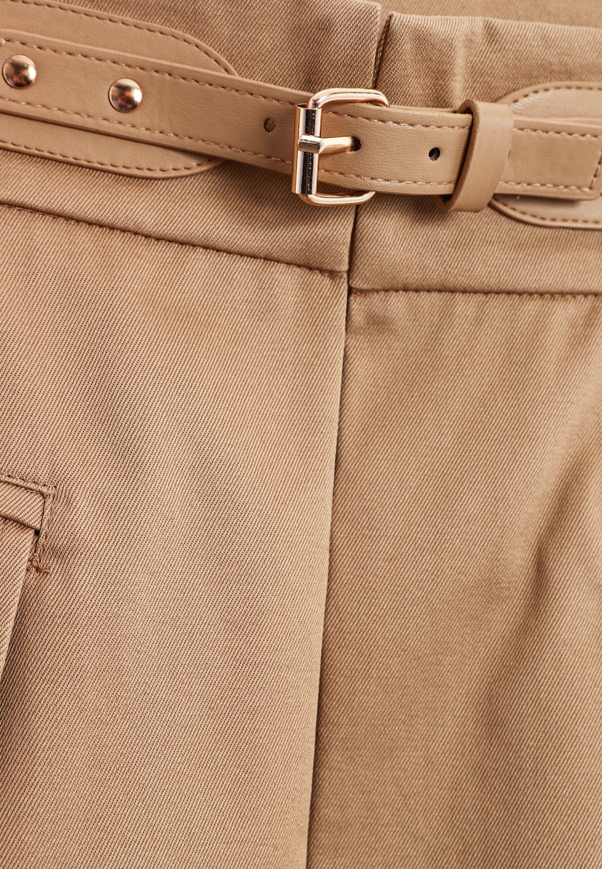 Sobrefalda con bolsillos laterales y cinturón ajustable | MWM [PS_COLORS:BEIGE]