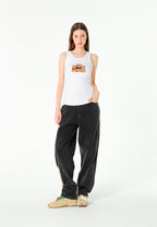Top de mujer TEDDY ajustado de tirantes con parche Teddy de peluche en el frontal | MWM [PS_COLORS:WHITE]