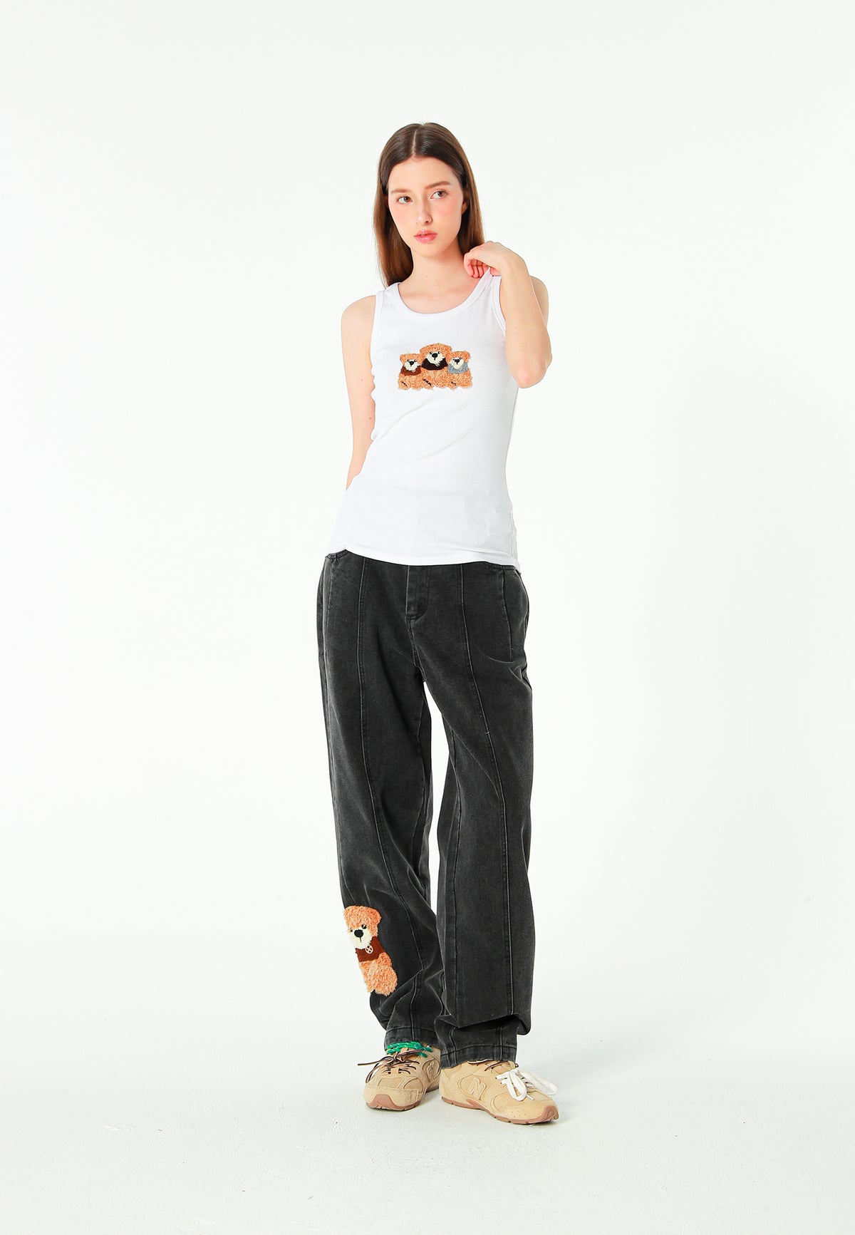 Top de mujer TEDDY ajustado de tirantes con parche Teddy de peluche en el frontal | MWM [PS_COLORS:WHITE]