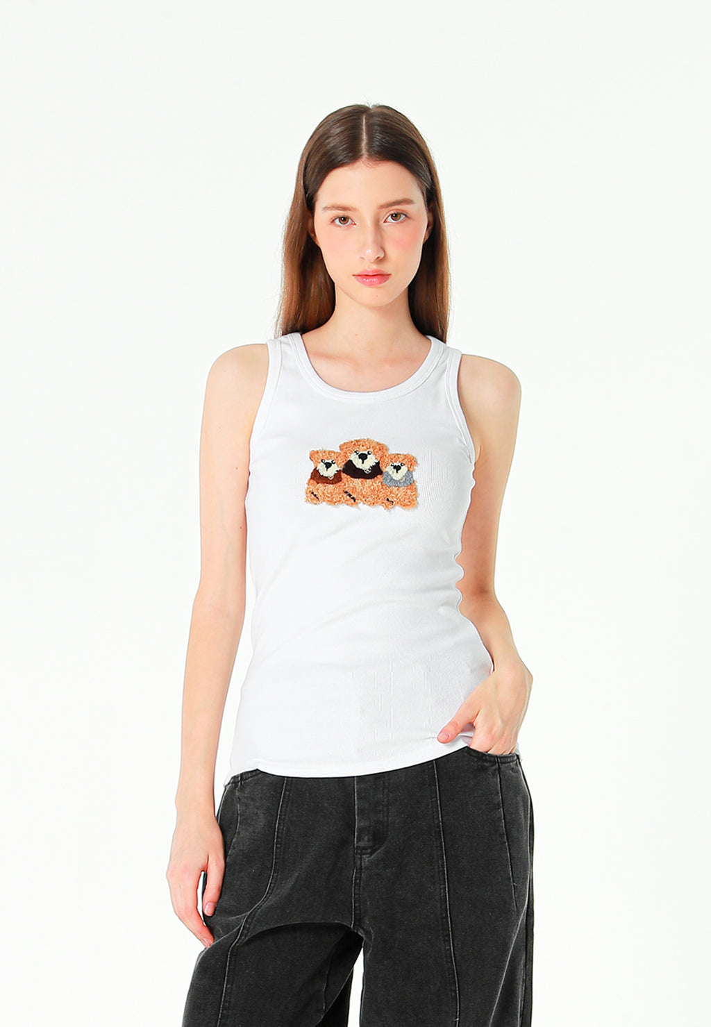 Top de mujer TEDDY ajustado de tirantes con parche Teddy de peluche en el frontal | MWM [PS_COLORS:WHITE]