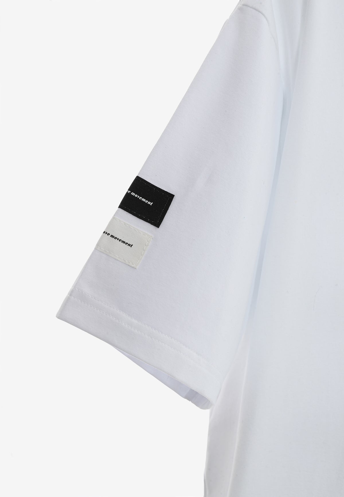 Camiseta de corte relajado con diseño entrelazado y tachuelas en los hombros | MWM [PS_COLORS:WHITE]