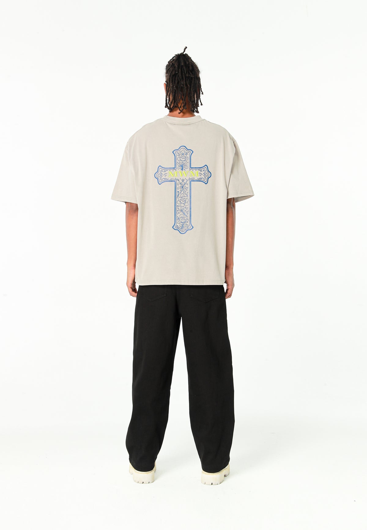 Camiseta de corte regular lavada con logo infinito y cruz bordada | MWM [PS_COLORS:GREY]