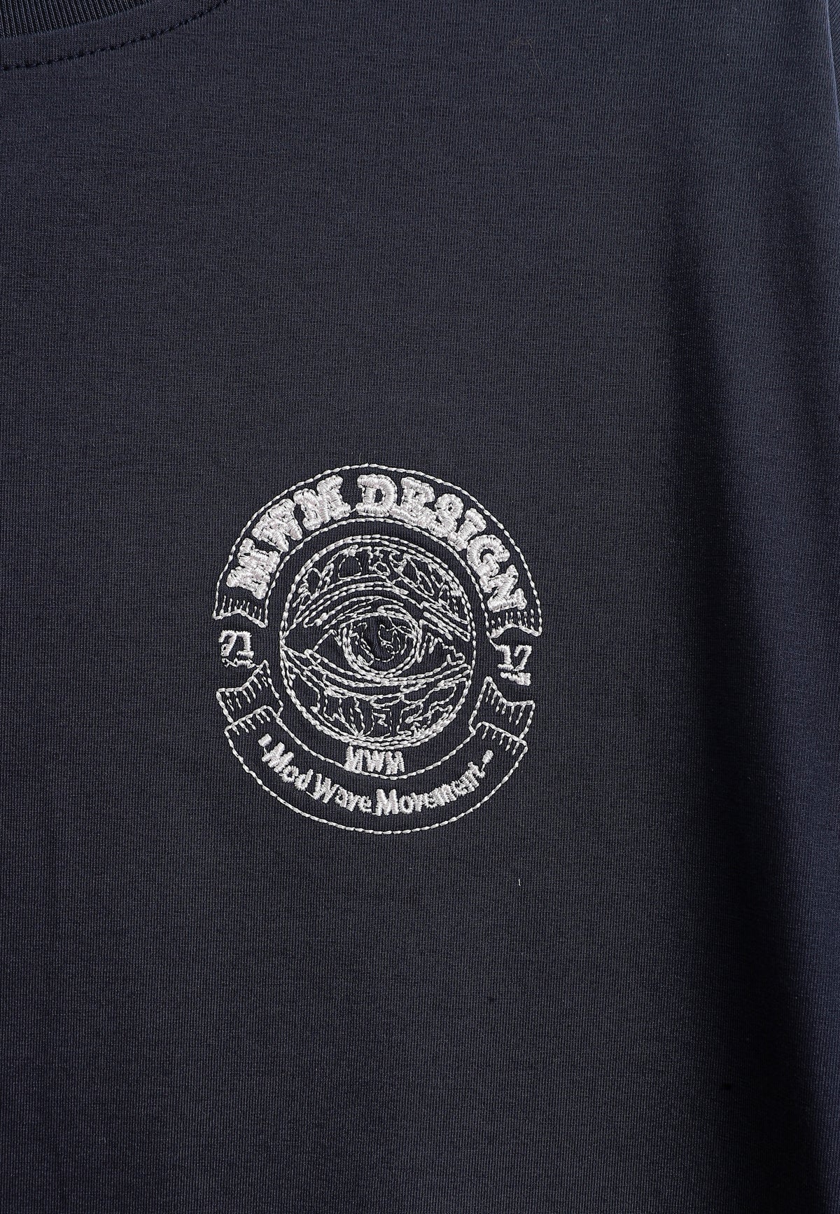 Camiseta de corte regular con motivo Eye MWM bordado en pecho y espalda | MWM [PS_COLORS:BLUE]