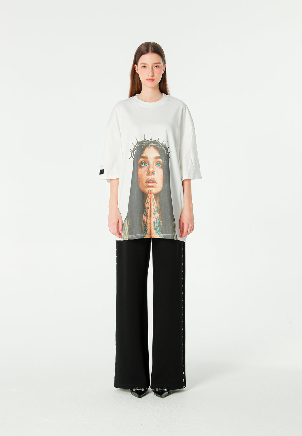 Camiseta Faces de algodón mercerizado con print de gran formato | MWM [PS_COLORS:WHITE]
