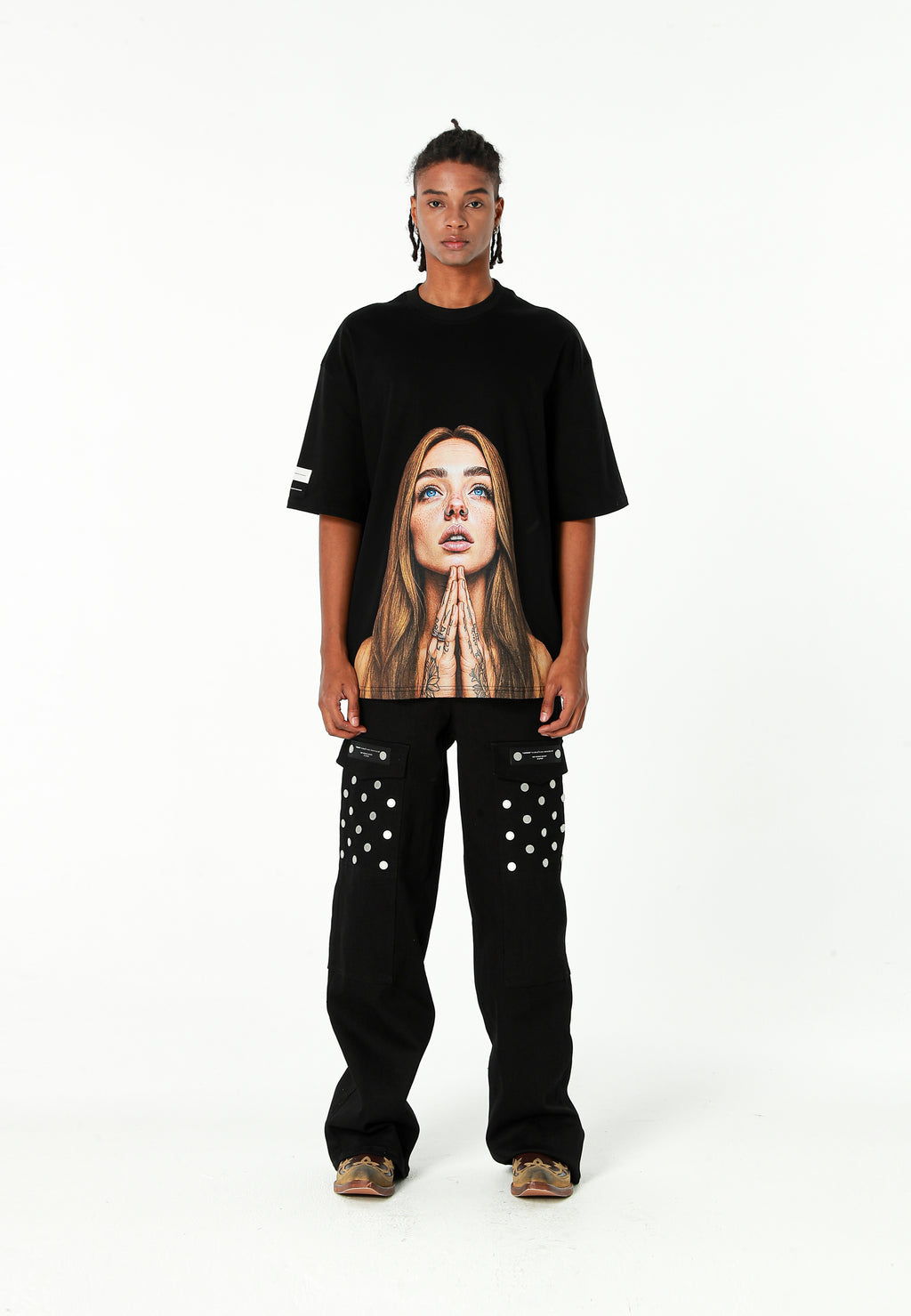 Camiseta Faces de algodón mercerizado con print de gran formato | MWM [PS_COLORS:BLACK]