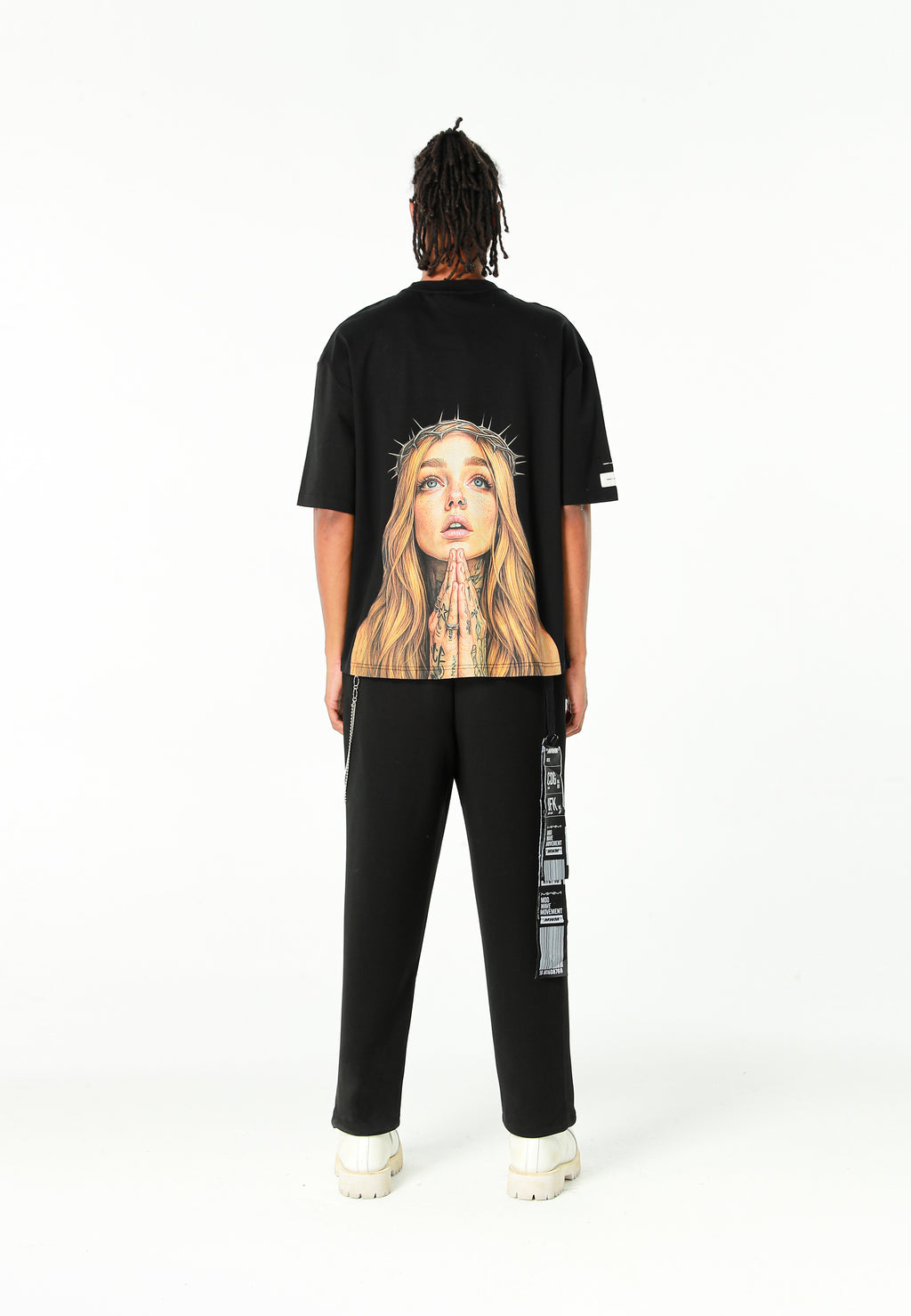 Camiseta Faces de algodón mercerizado con print de gran formato | MWM [PS_COLORS:BLACK]