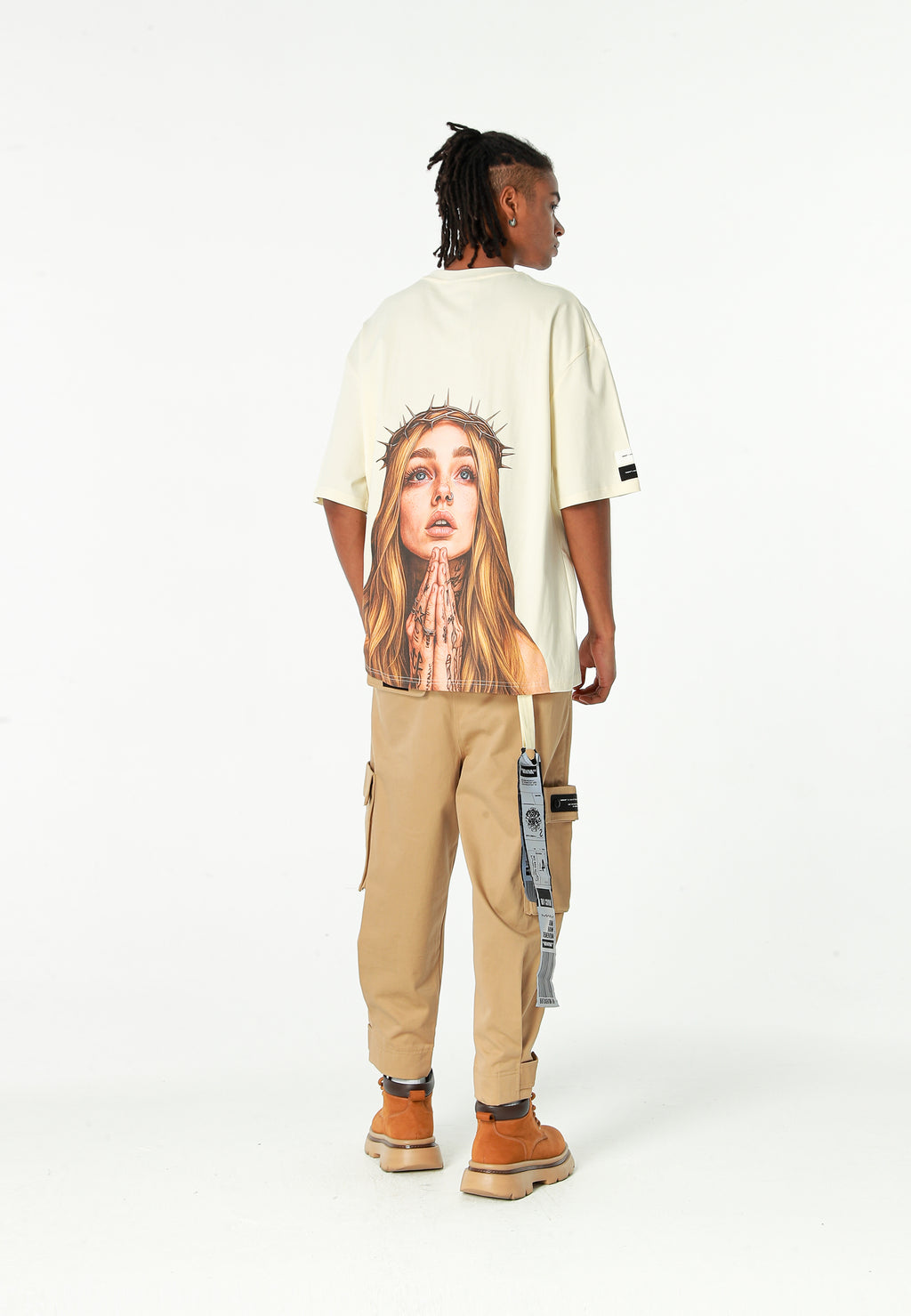 Camiseta Faces de algodón mercerizado con print de gran formato | MWM [PS_COLORS:ECRU]