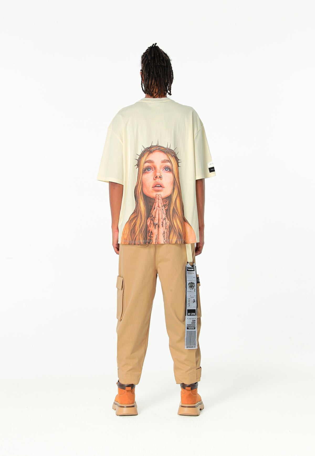 Camiseta Faces de algodón mercerizado con print de gran formato | MWM [PS_COLORS:ECRU]