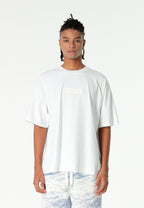 Camiseta de corte cuadrado y relajado con paisaje en la espalda | MWM [PS_COLORS:WHITE]