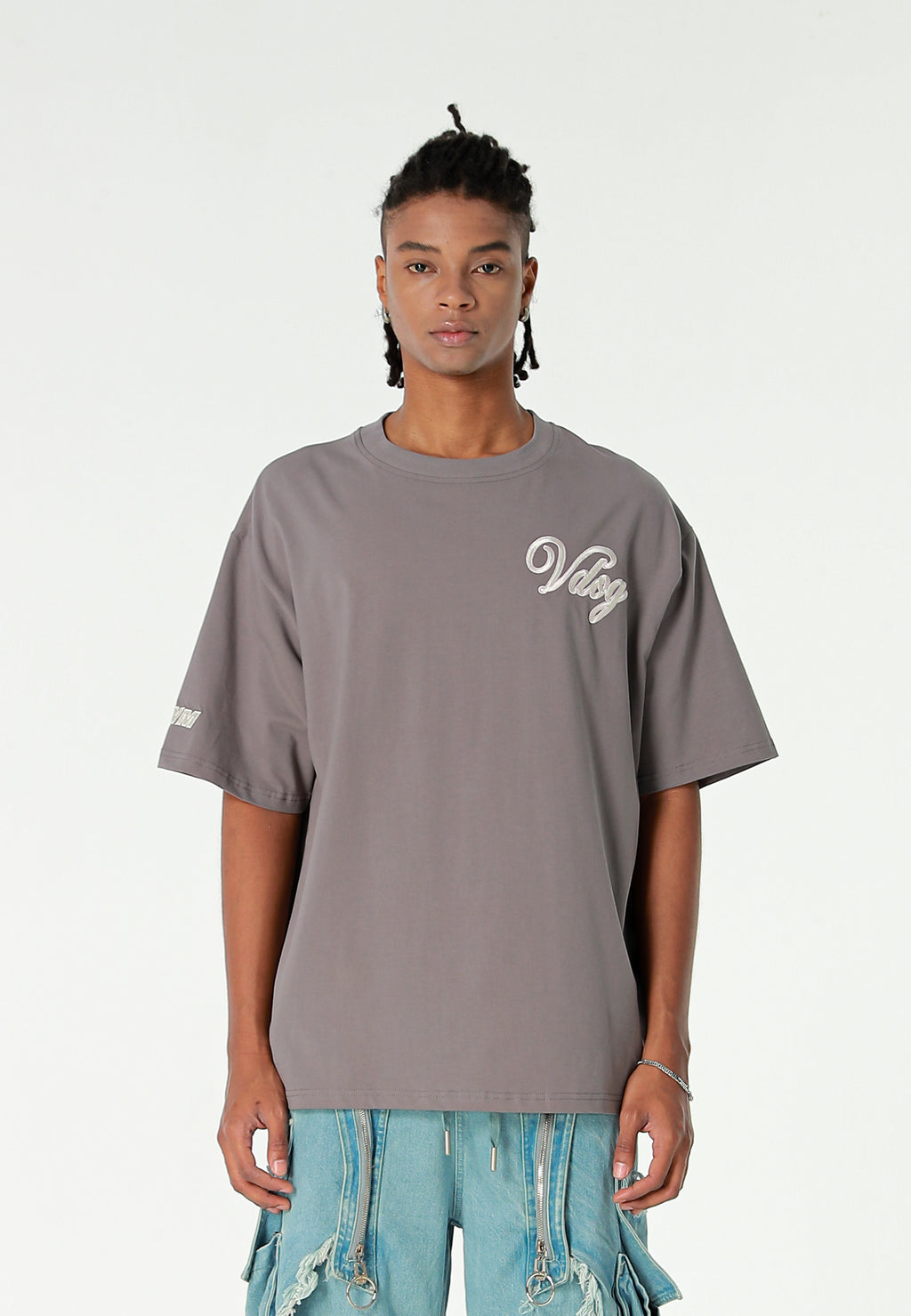 Camiseta Vanguard Dogs VDOG de corte regular con bulldog y aplicaciones efecto piel en la espalda | MWM [PS_COLORS:GREY]