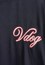 Camiseta Vanguard Dogs VDOG de corte regular con bulldog y aplicaciones efecto piel en la espalda | MWM [PS_COLORS:NAVY]