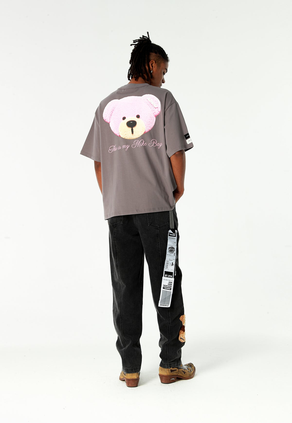Camiseta TEDDY Mike Bag de corte regular con print en pecho y espalda | MWM [PS_COLORS:GREY]
