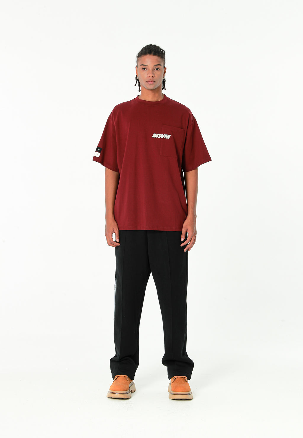 Camiseta TEDDY de corte regular con print patchwork 3D en la espalda | MWM [PS_COLORS:BURGUNDY]