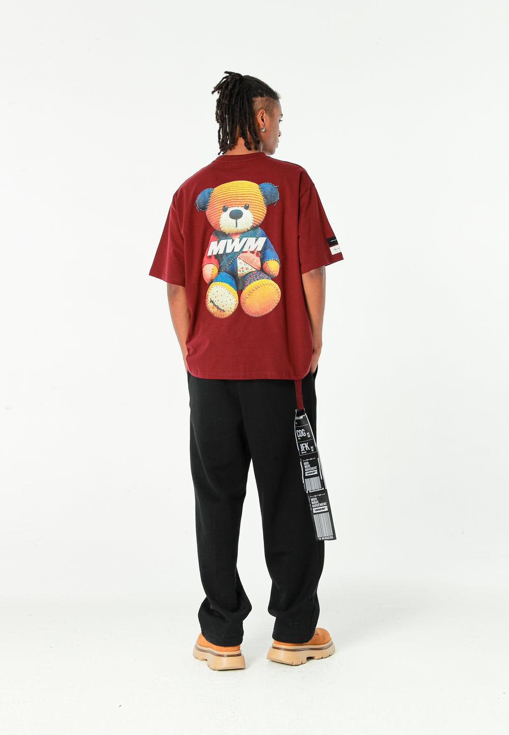 Camiseta TEDDY de corte regular con print patchwork 3D en la espalda | MWM [PS_COLORS:BURGUNDY]