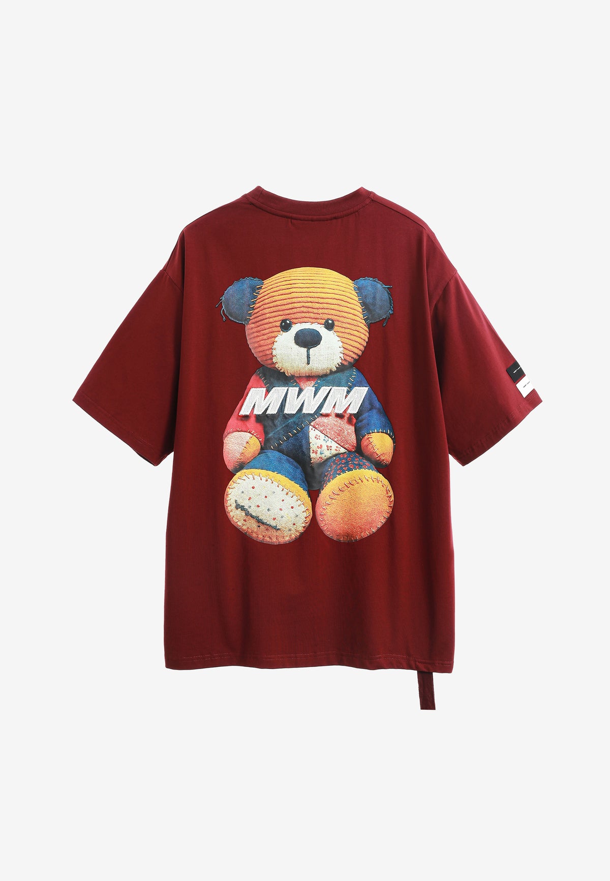 Camiseta TEDDY de corte regular con print patchwork 3D en la espalda | MWM [PS_COLORS:BURGUNDY]