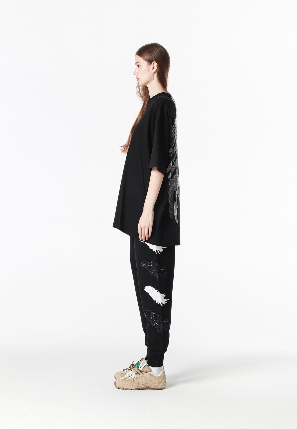 Camiseta Wings de corte relajado con alas de strass en la espalda | MWM [PS_COLORS:BLACK]
