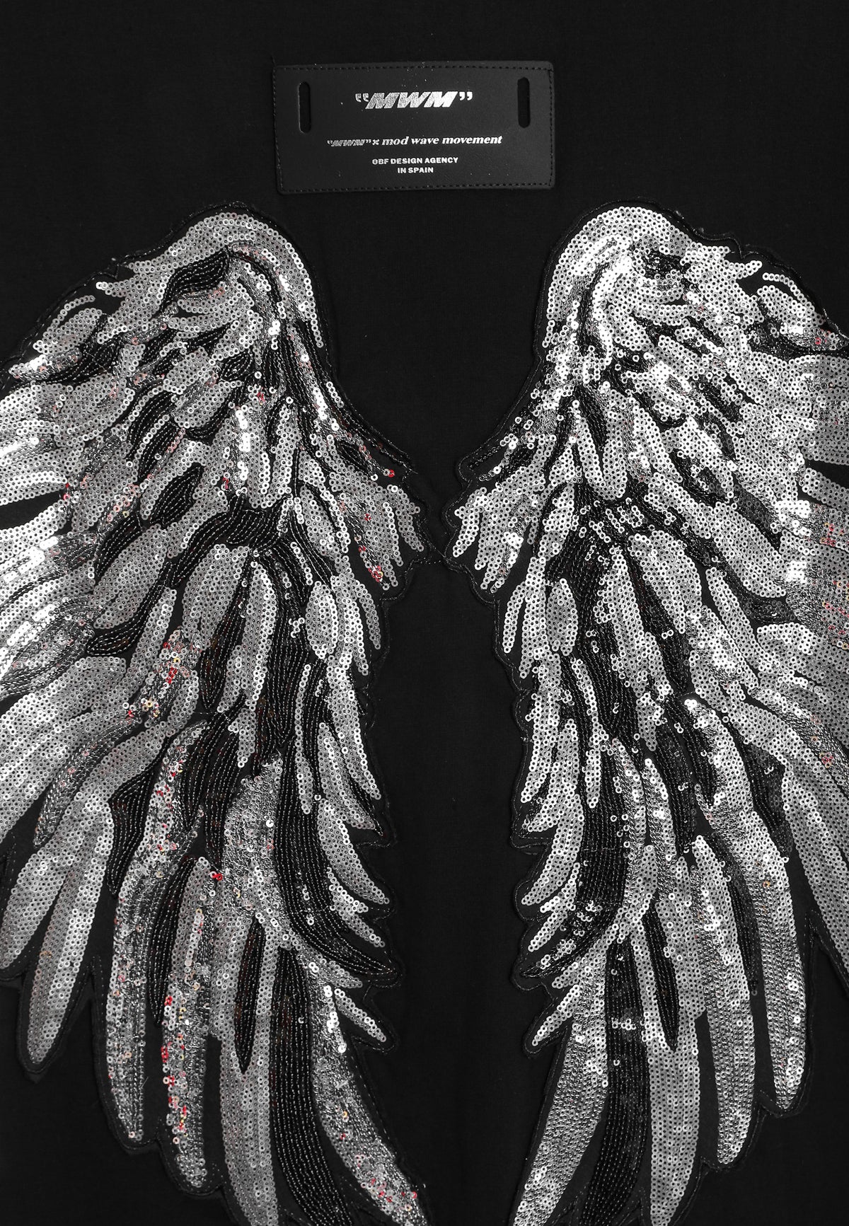 Camiseta Wings de corte relajado con alas de tachuelas en la espalda | MWM [PS_COLORS:BLACK]