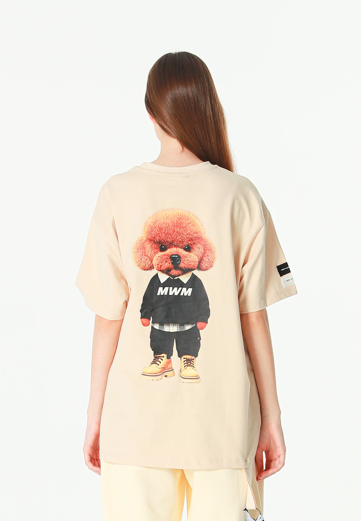 Camiseta TEDDY de corte regular con bordado frontal y print Streetwear Dog en la espalda | MWM [PS_COLORS:ECRU]