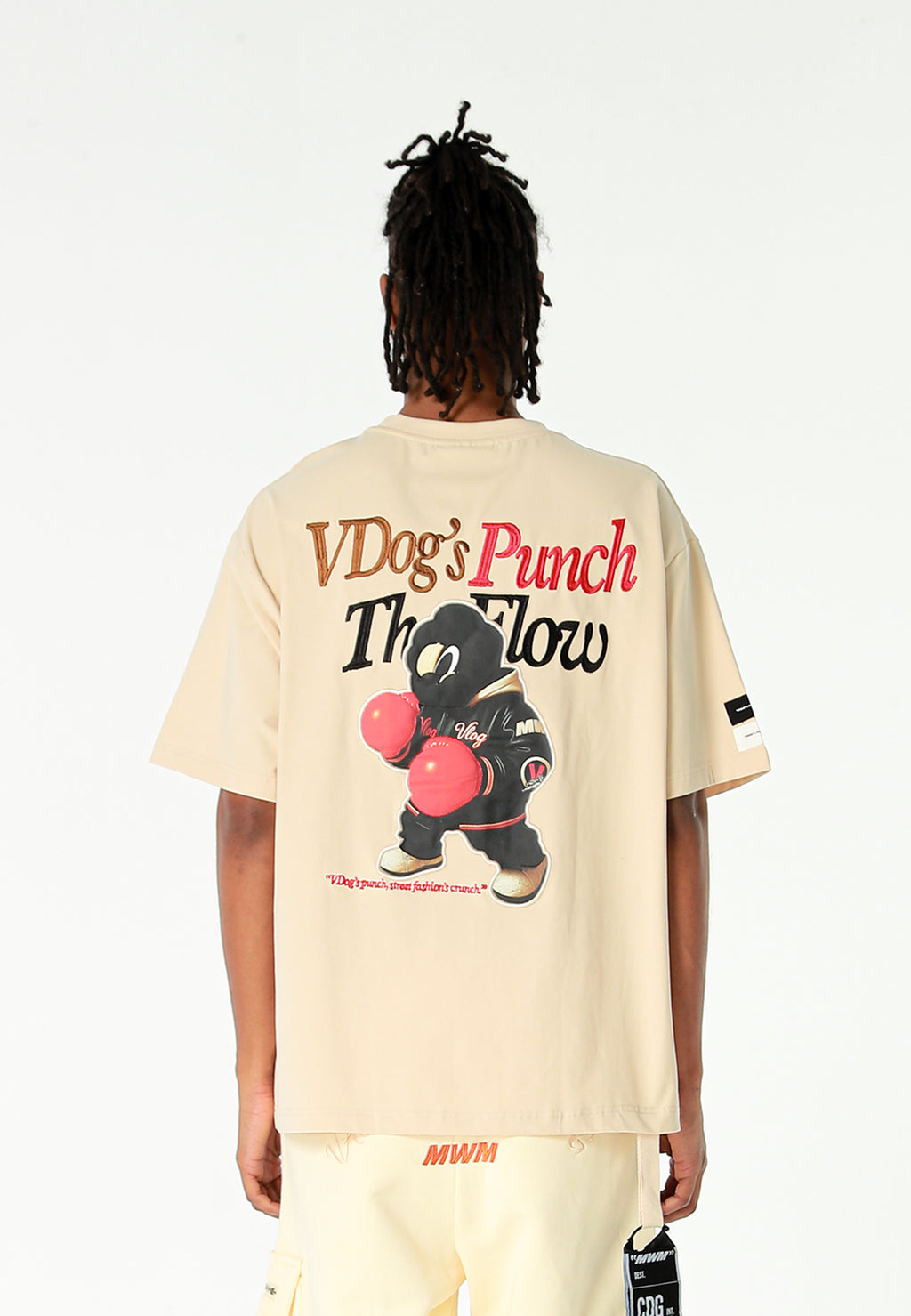 Camiseta Vanguard Dogs Punch de corte regular con print 3D en la espalda | MWM [PS_COLORS:ECRU]