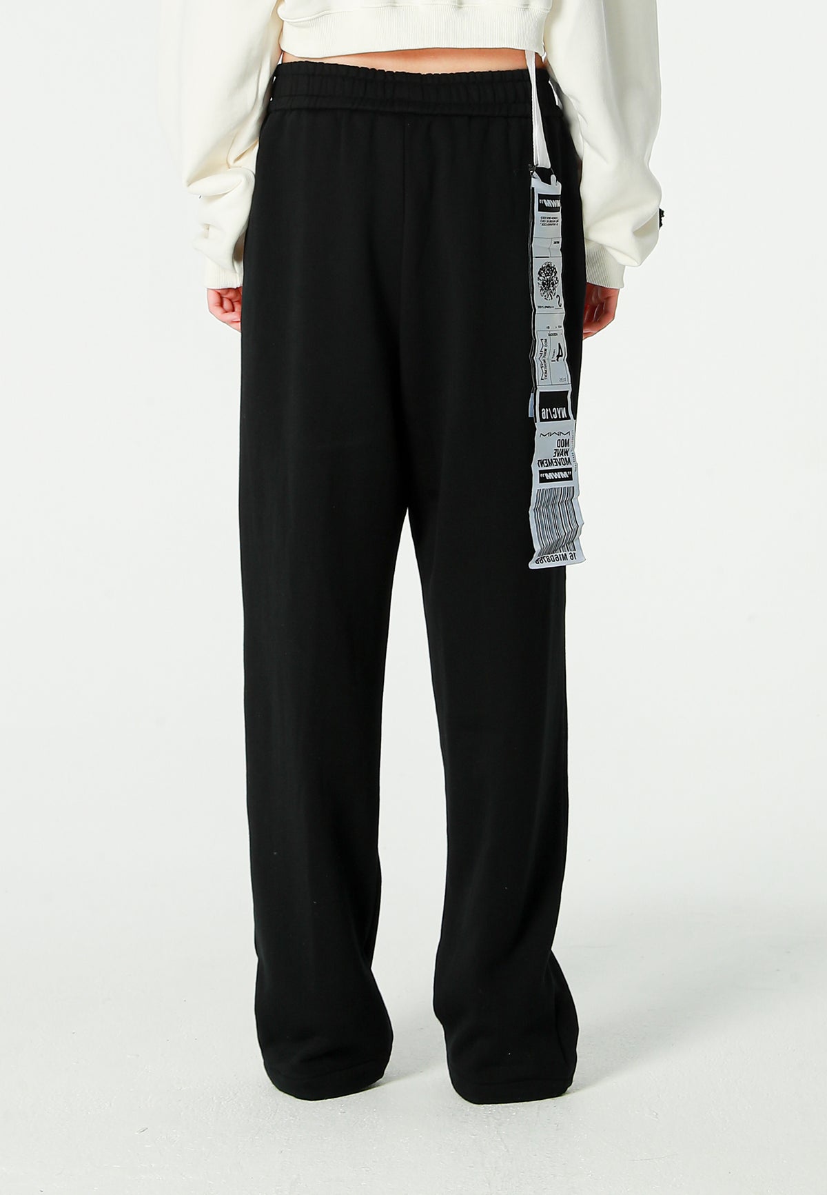 Pantalón Básico con pinzas, bajos ajustables y cadena lateral | MWM [PS_COLORS:BLACK]