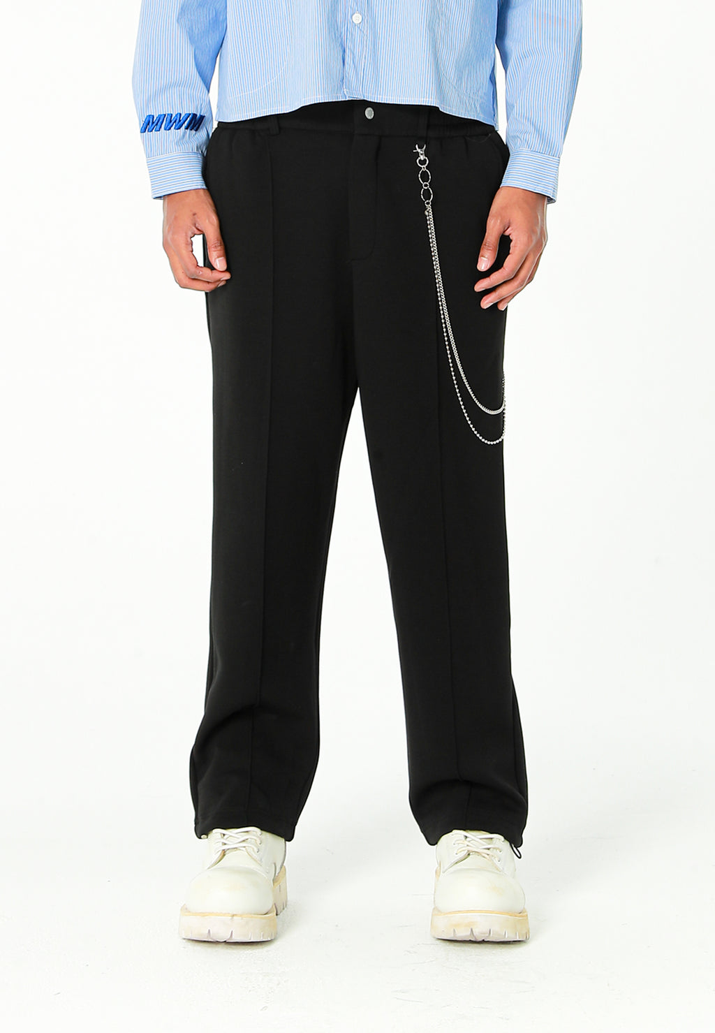 Pantalón Básico con pinzas, bajos ajustables y cadena lateral | MWM [PS_COLORS:BLACK]