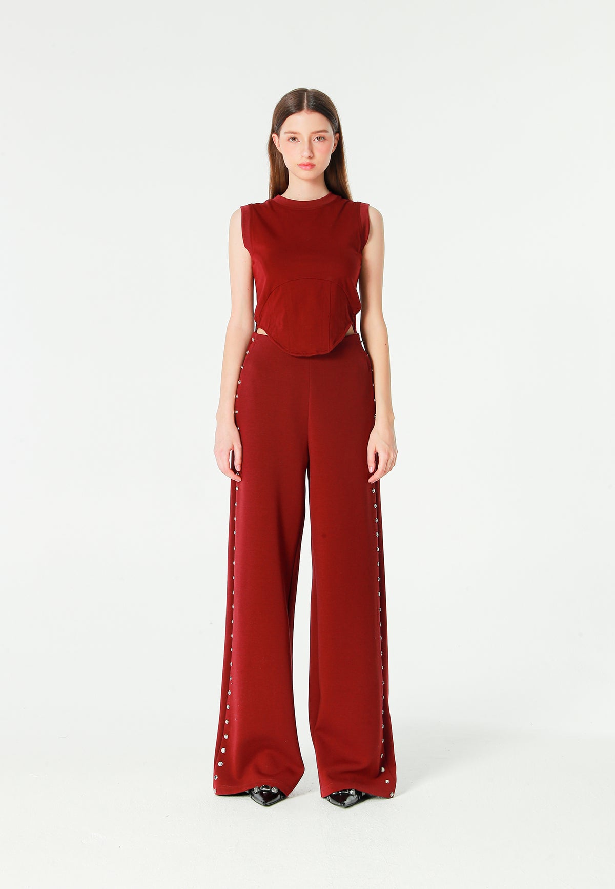 Pantalón palazzo de mujer de pierna ancha con efecto faja y tachuelas laterales | MWM [PS_COLORS:BURGUNDY]