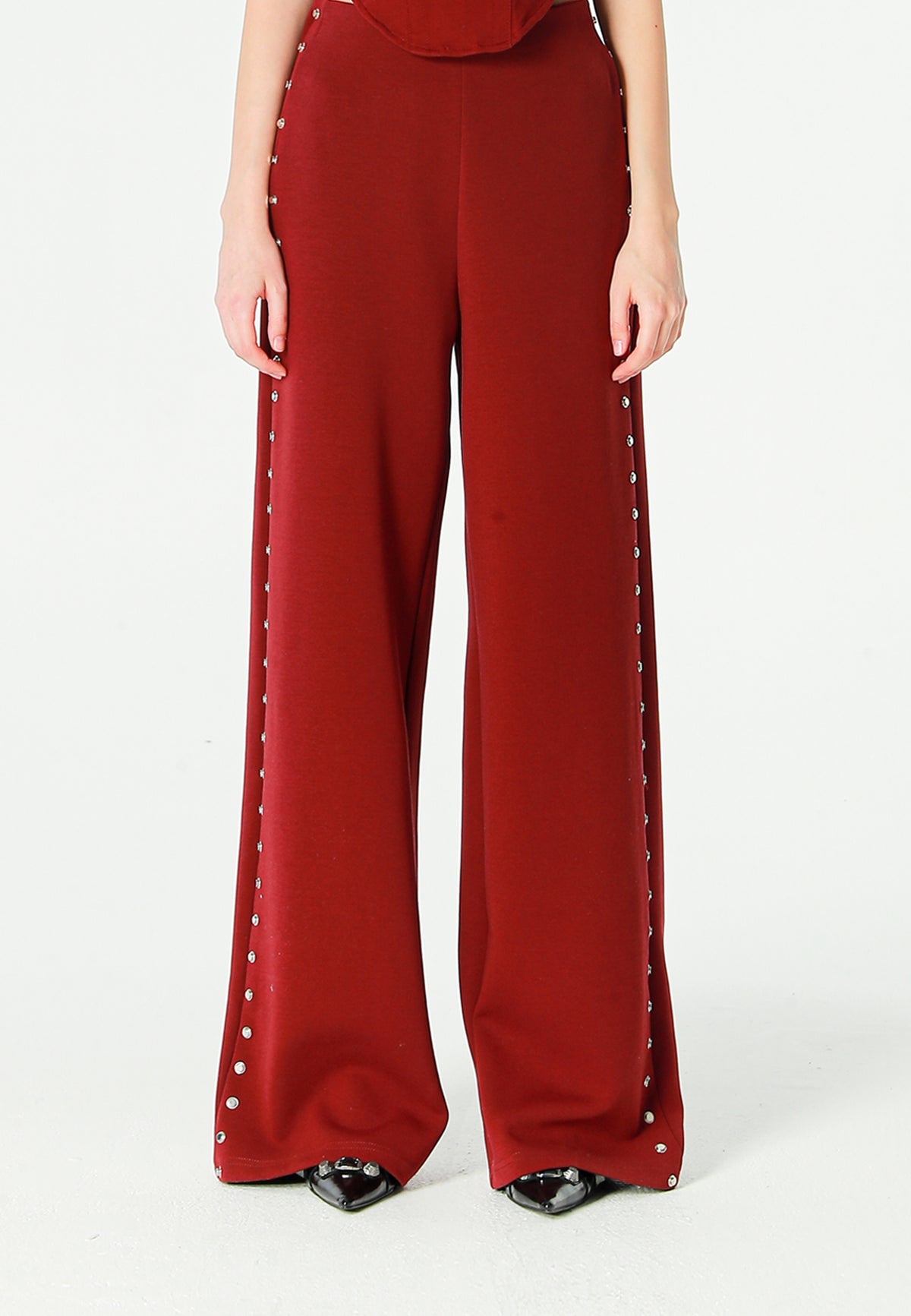 Pantalón palazzo de mujer de pierna ancha con efecto faja y tachuelas laterales | MWM [PS_COLORS:BURGUNDY]