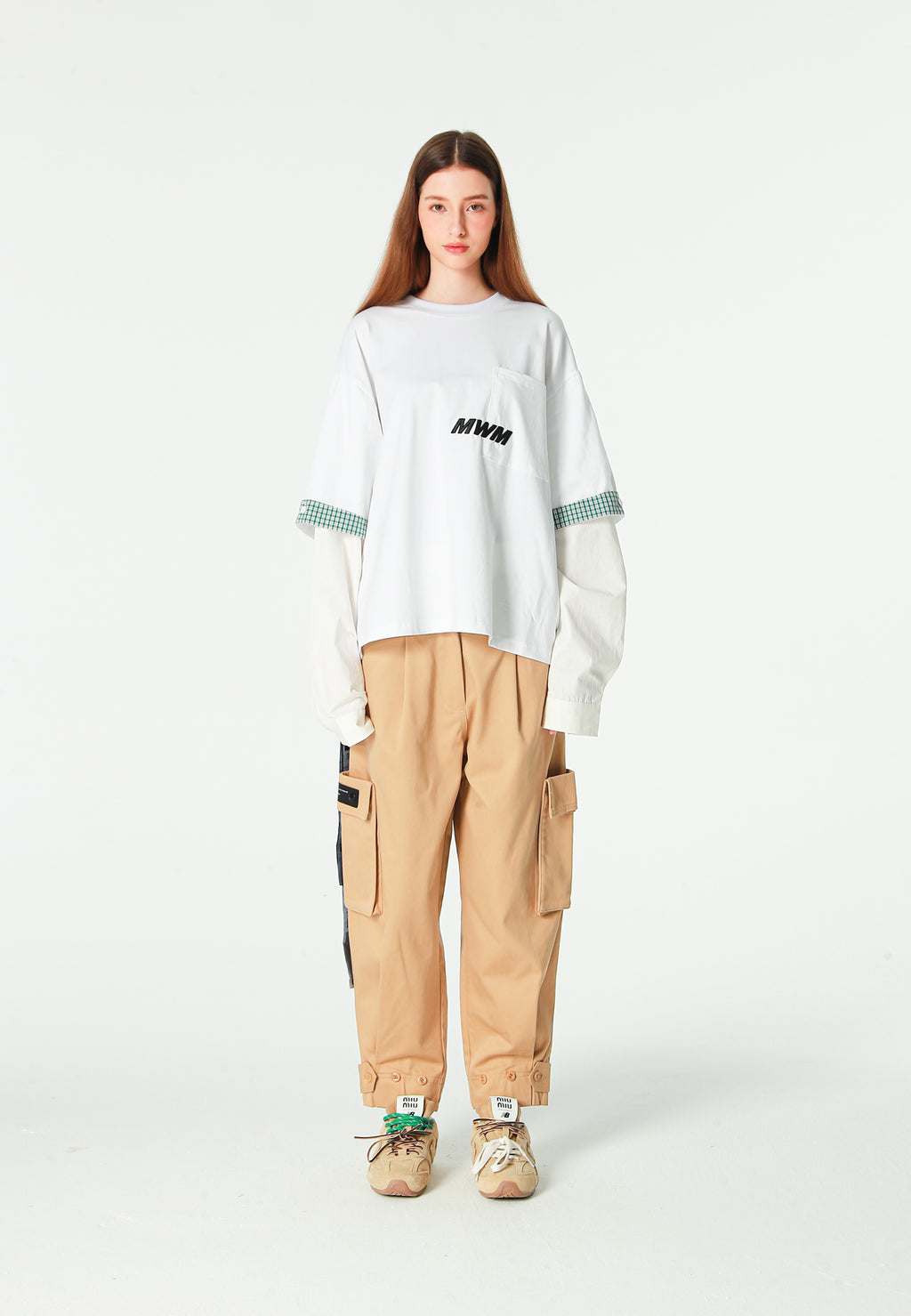 Pantalón cargo de corte relajado con doble cintura y bolsillos laterales | MWM [PS_COLORS:BEIGE]