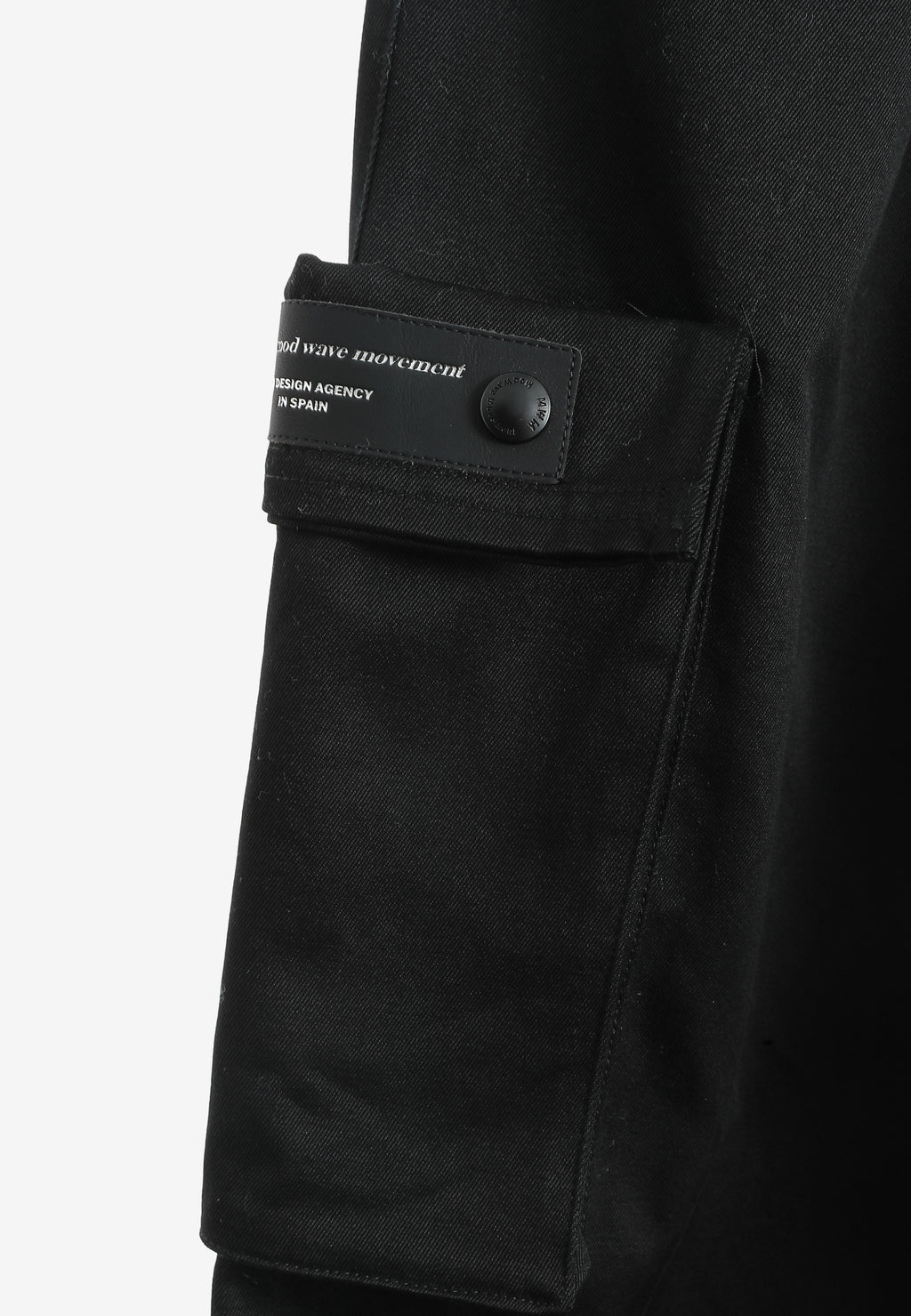 Pantalón cargo de corte relajado con doble cintura y bolsillos laterales | MWM [PS_COLORS:BLACK]
