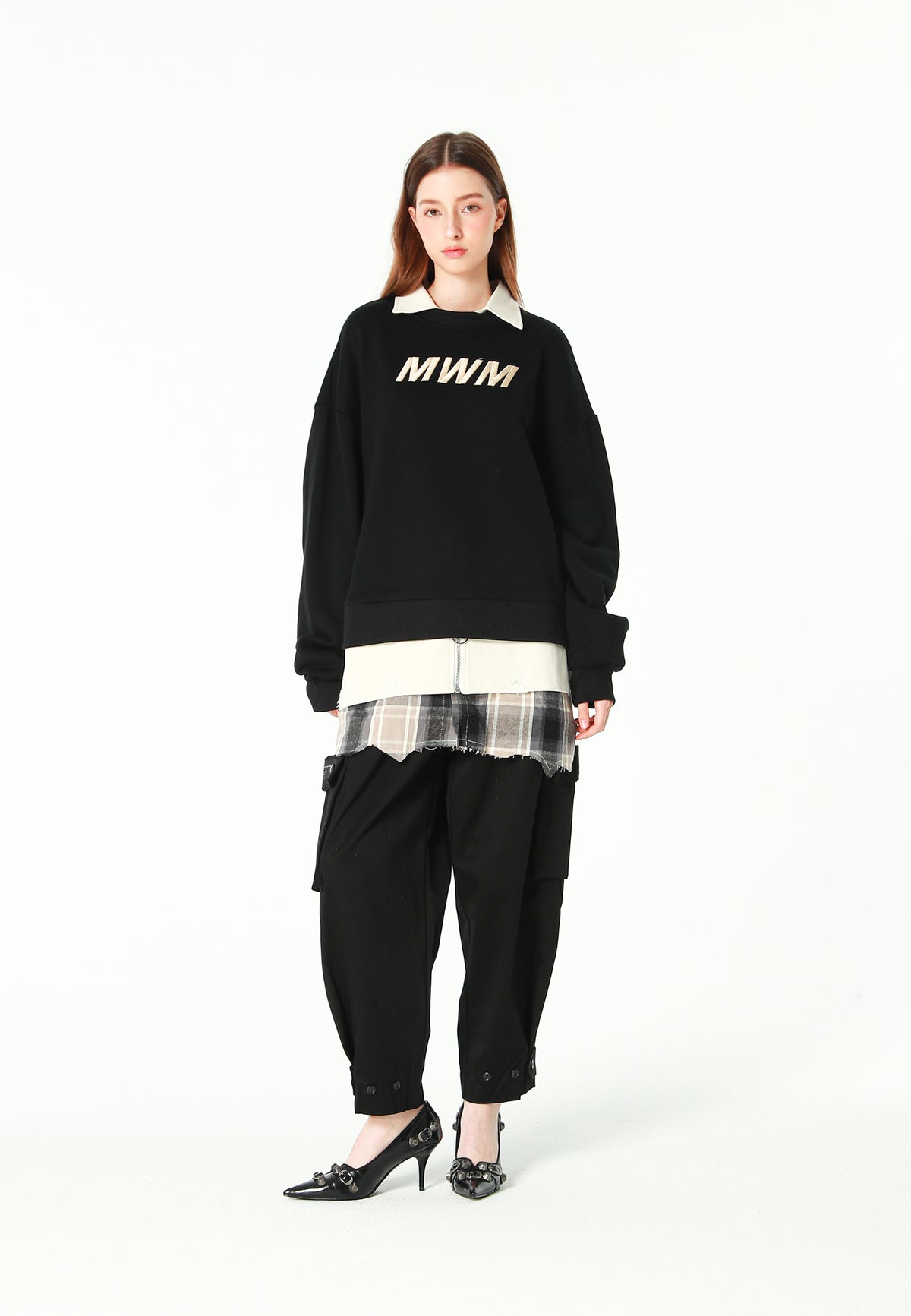 Pantalón cargo de corte relajado con doble cintura y bolsillos laterales | MWM [PS_COLORS:BLACK]