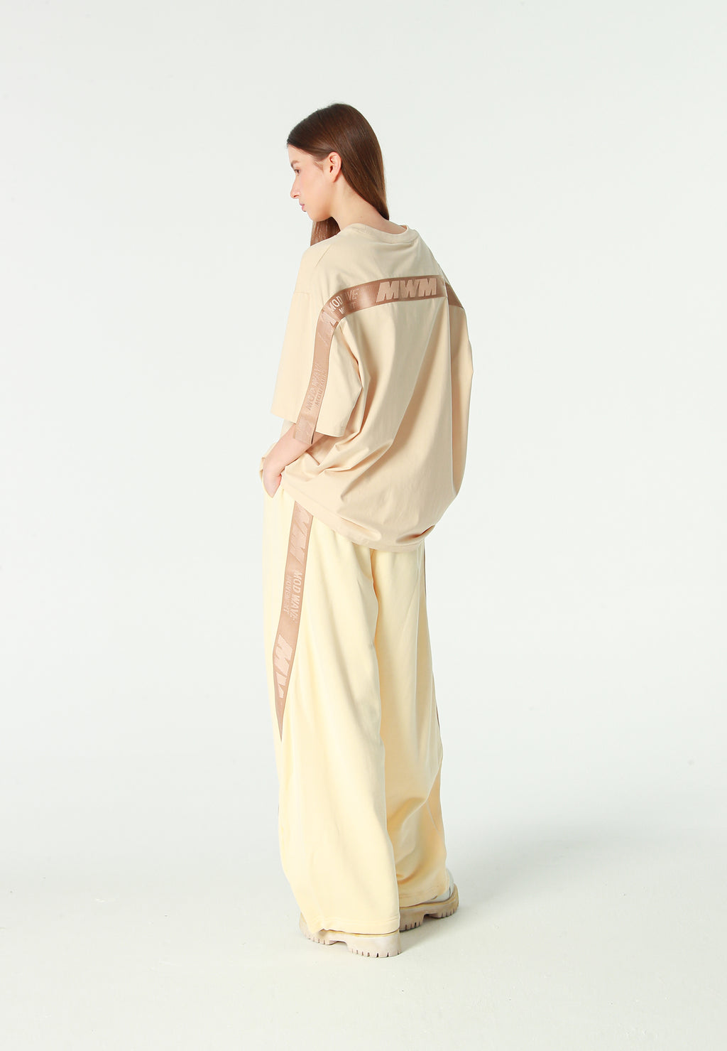Pantalón barrel con cintas asimétricas MWM y bajos ajustables | MWM [PS_COLORS:BEIGE]