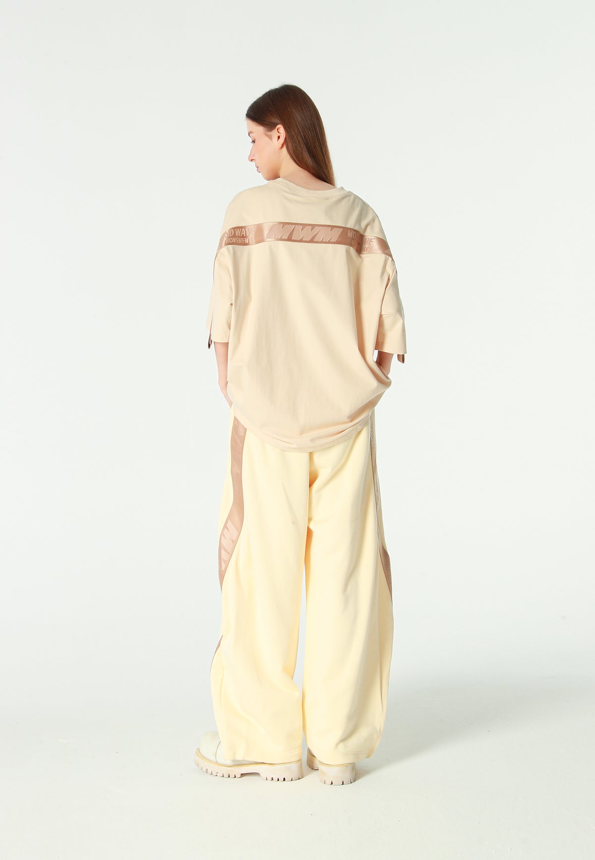 Pantalón barrel con cintas asimétricas MWM y bajos ajustables | MWM [PS_COLORS:BEIGE]