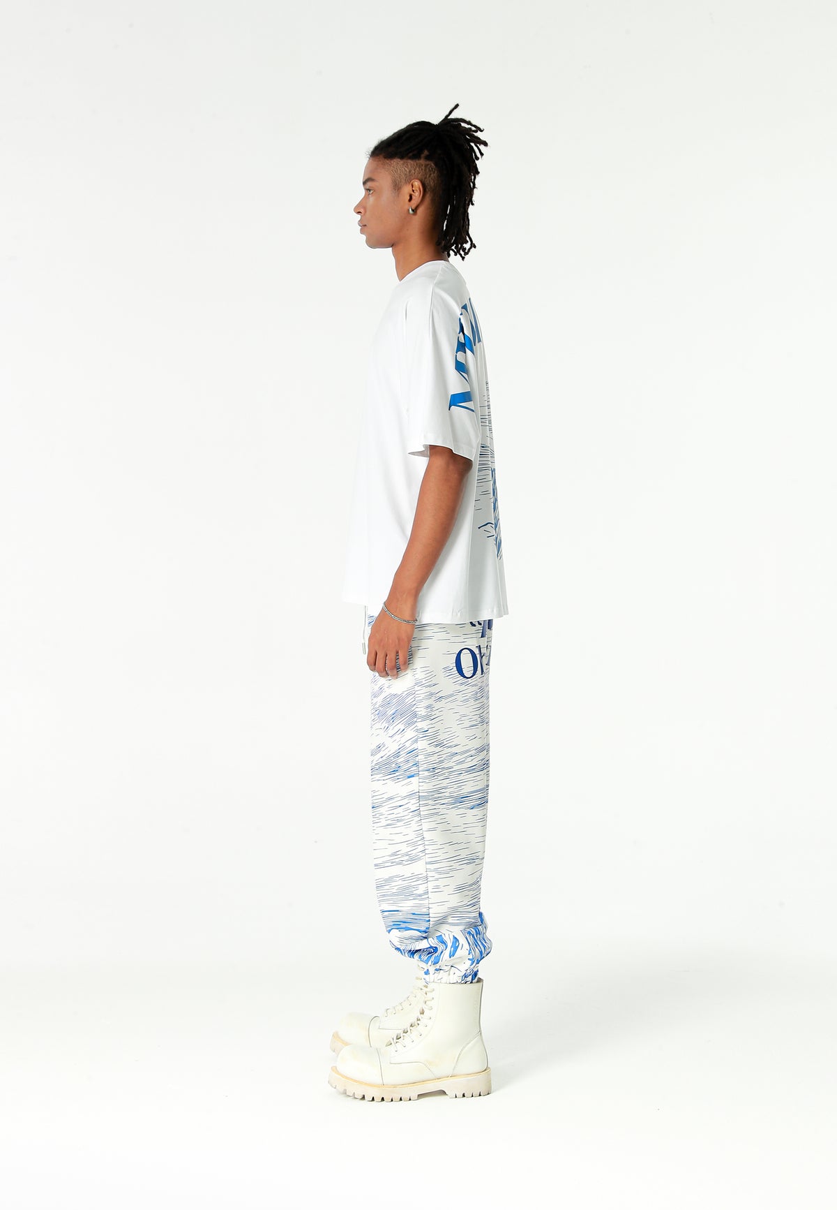 Pantalón jogger con paisaje alpino full-print y cintura elástica | MWM [PS_COLORS:BLUE]