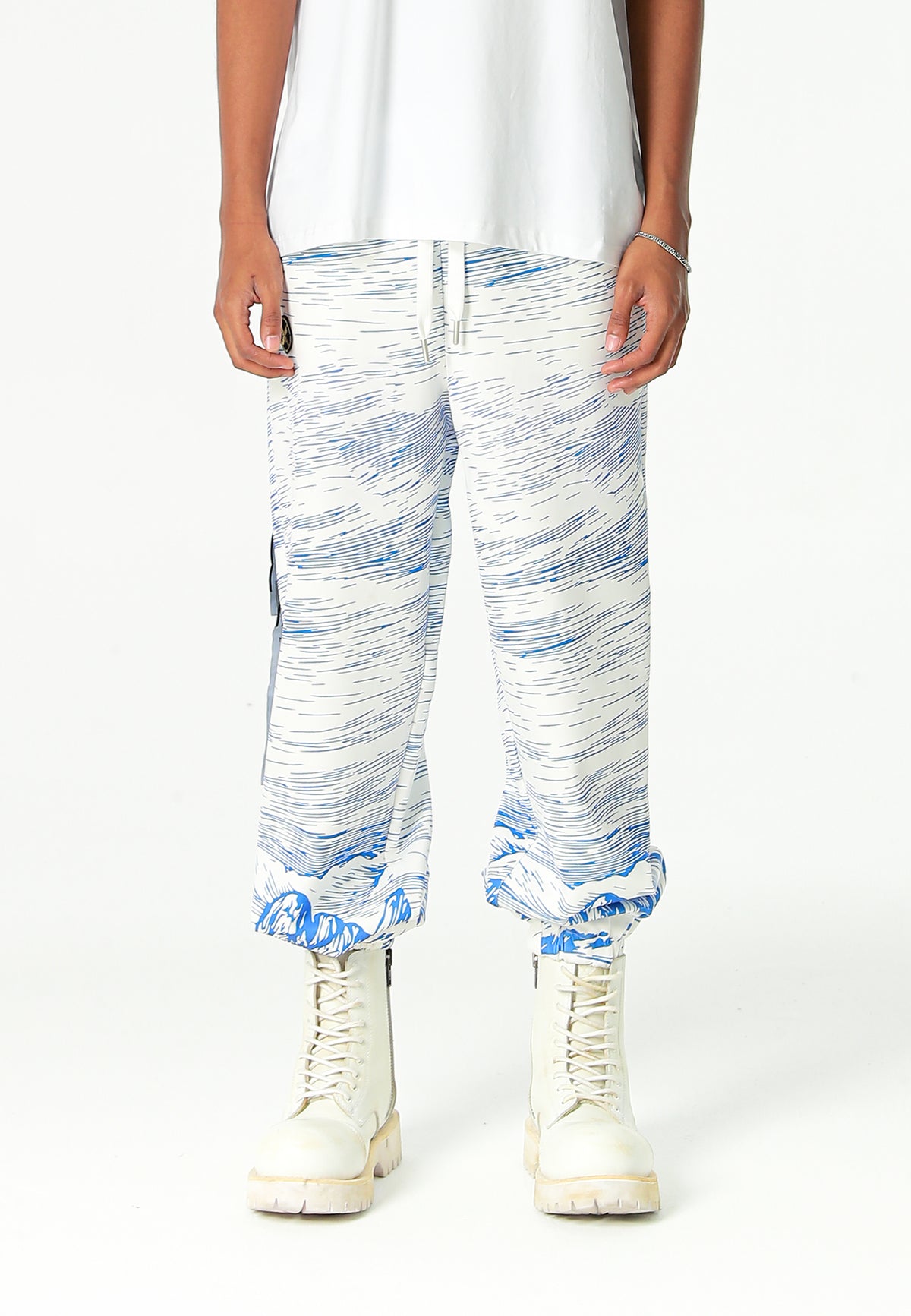 Pantalón jogger con paisaje alpino full-print y cintura elástica | MWM [PS_COLORS:BLUE]