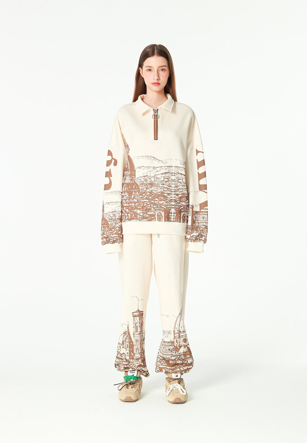 Pantalón jogger con paisaje alpino full-print y cintura elástica | MWM [PS_COLORS:BROWN]