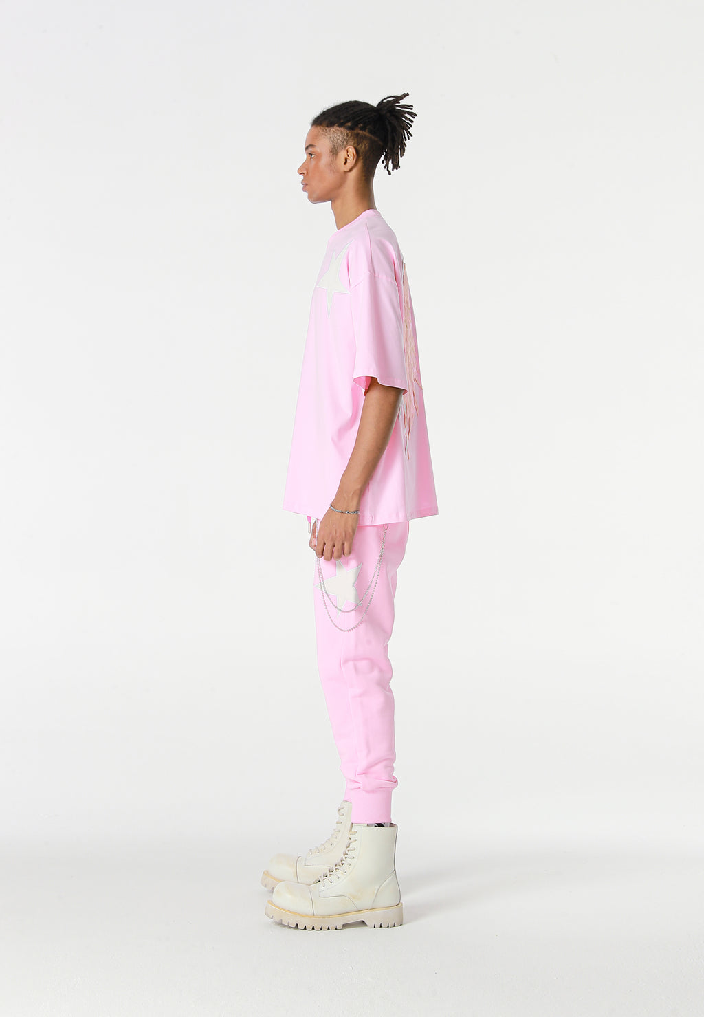 Pantalón jogger Wings con parches de estrellas y cadena lateral | MWM [PS_COLORS:PINK]
