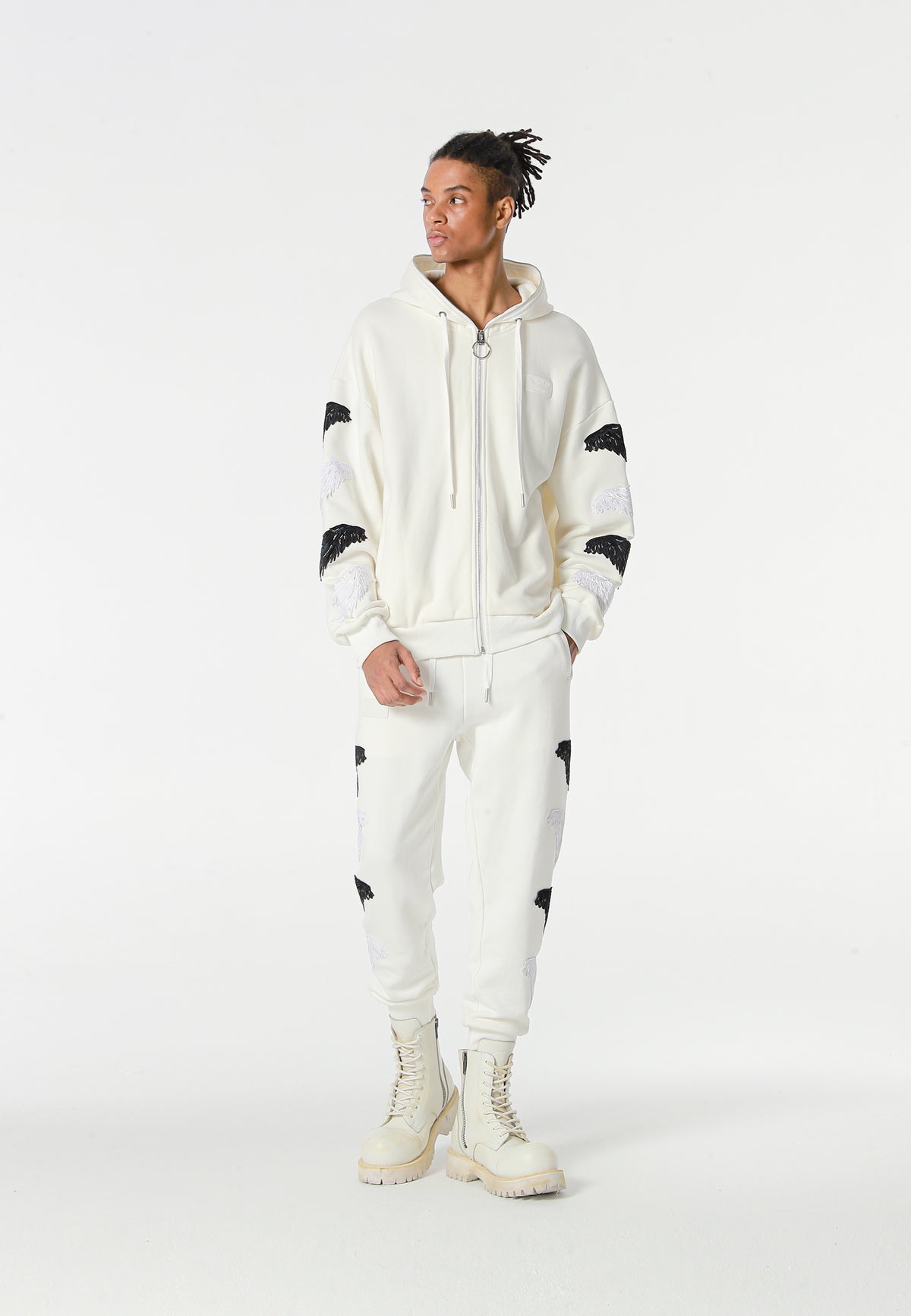 Pantalón jogger Wings con parches Mini Wings en los laterales | MWM [PS_COLORS:WHITE]