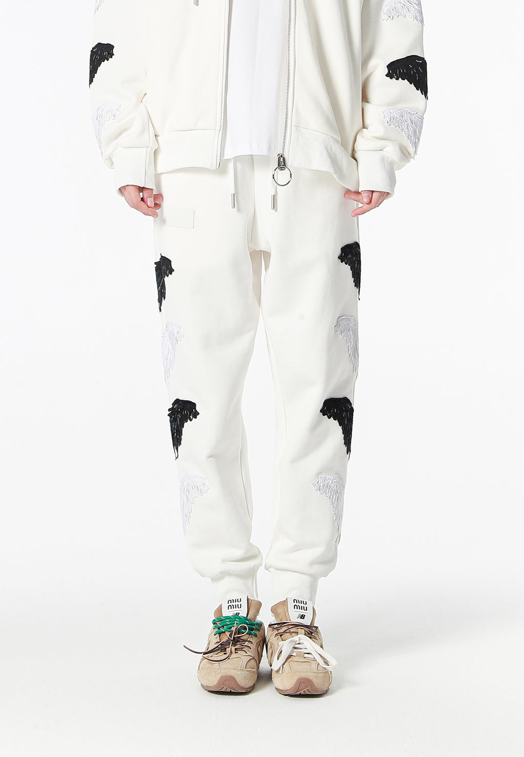 Pantalón jogger Wings con parches Mini Wings en los laterales | MWM [PS_COLORS:WHITE]