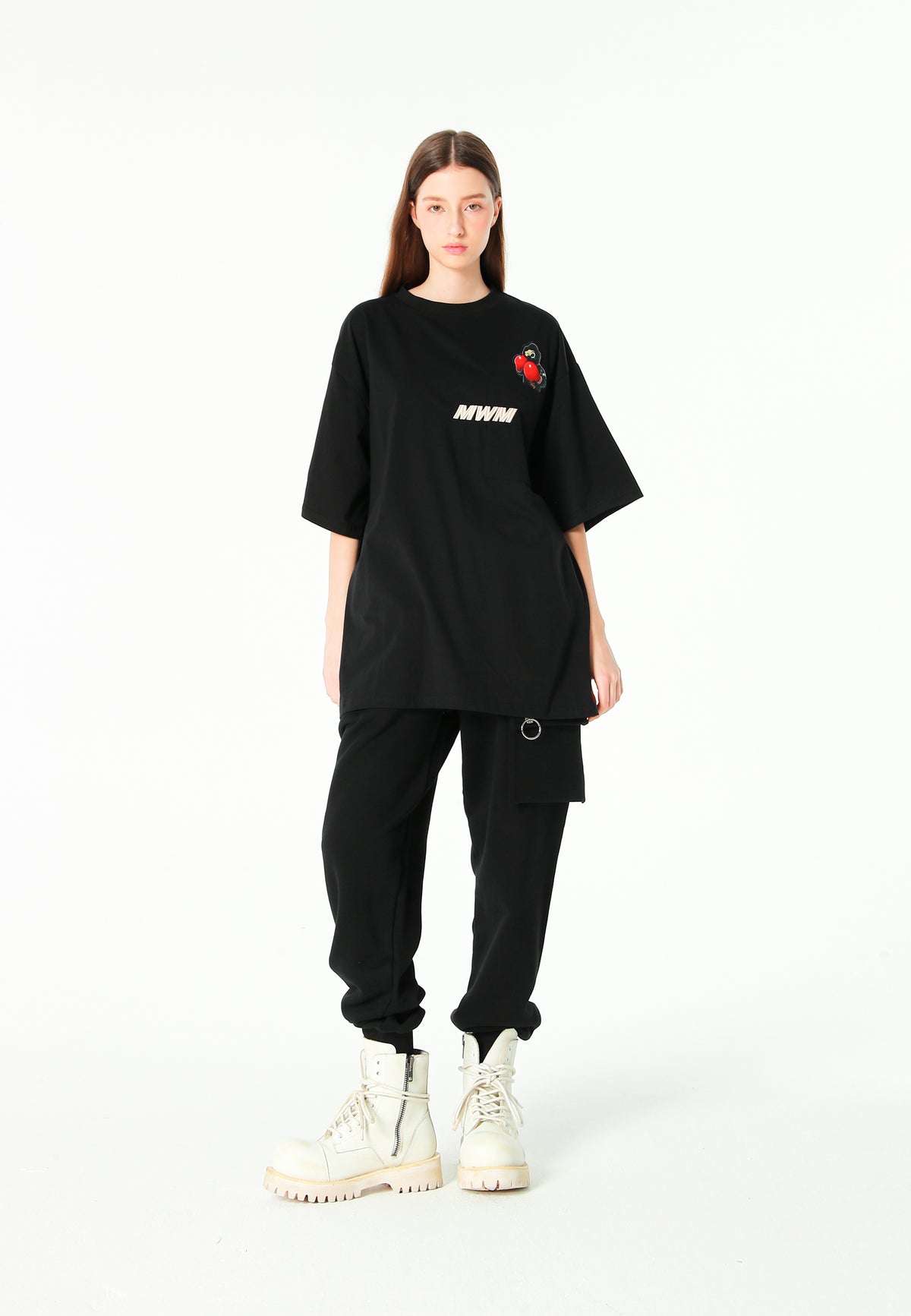 Pantalón jogger Vanguard Dogs con bolsillo cargo lateral y bordado trasero | MWM [PS_COLORS:BLACK]