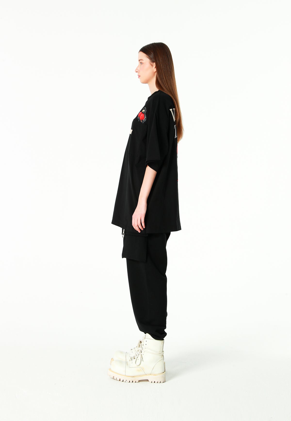 Pantalón jogger Vanguard Dogs con bolsillo cargo lateral y bordado trasero | MWM [PS_COLORS:BLACK]