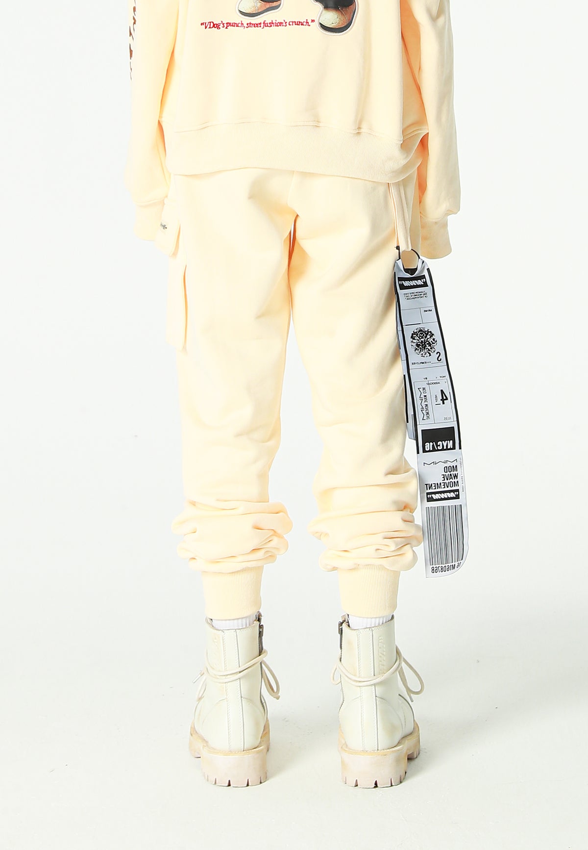 Pantalón jogger Vanguard Dogs con bolsillo cargo lateral y bordado trasero | MWM [PS_COLORS:ECRU]